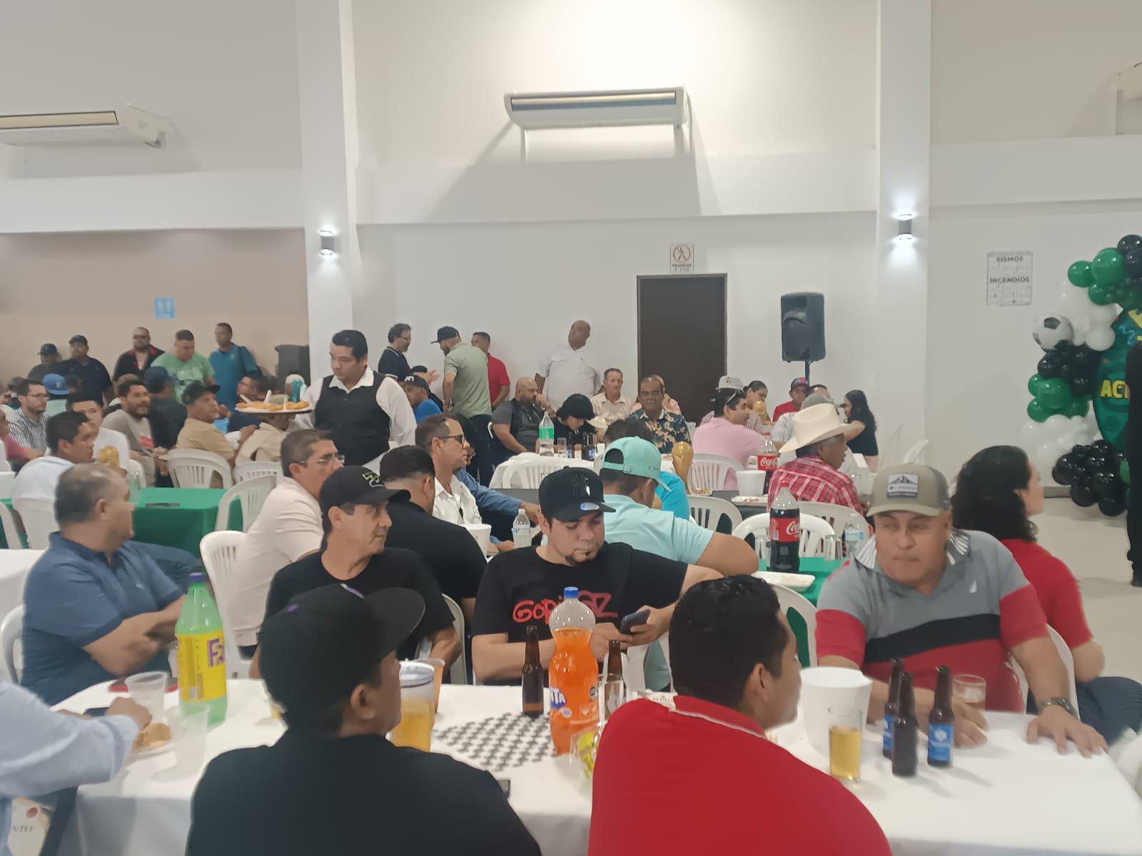 $!Stasam celebra a trabajadores con convivio por el Día del Padre en Mazatlán