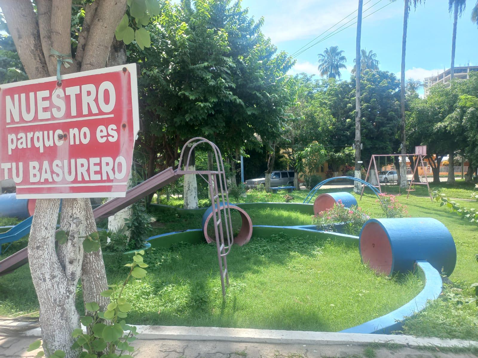 $!Cráteres de Jumapam y de torres condominales acaban calles de Gaviotas: Vecinos