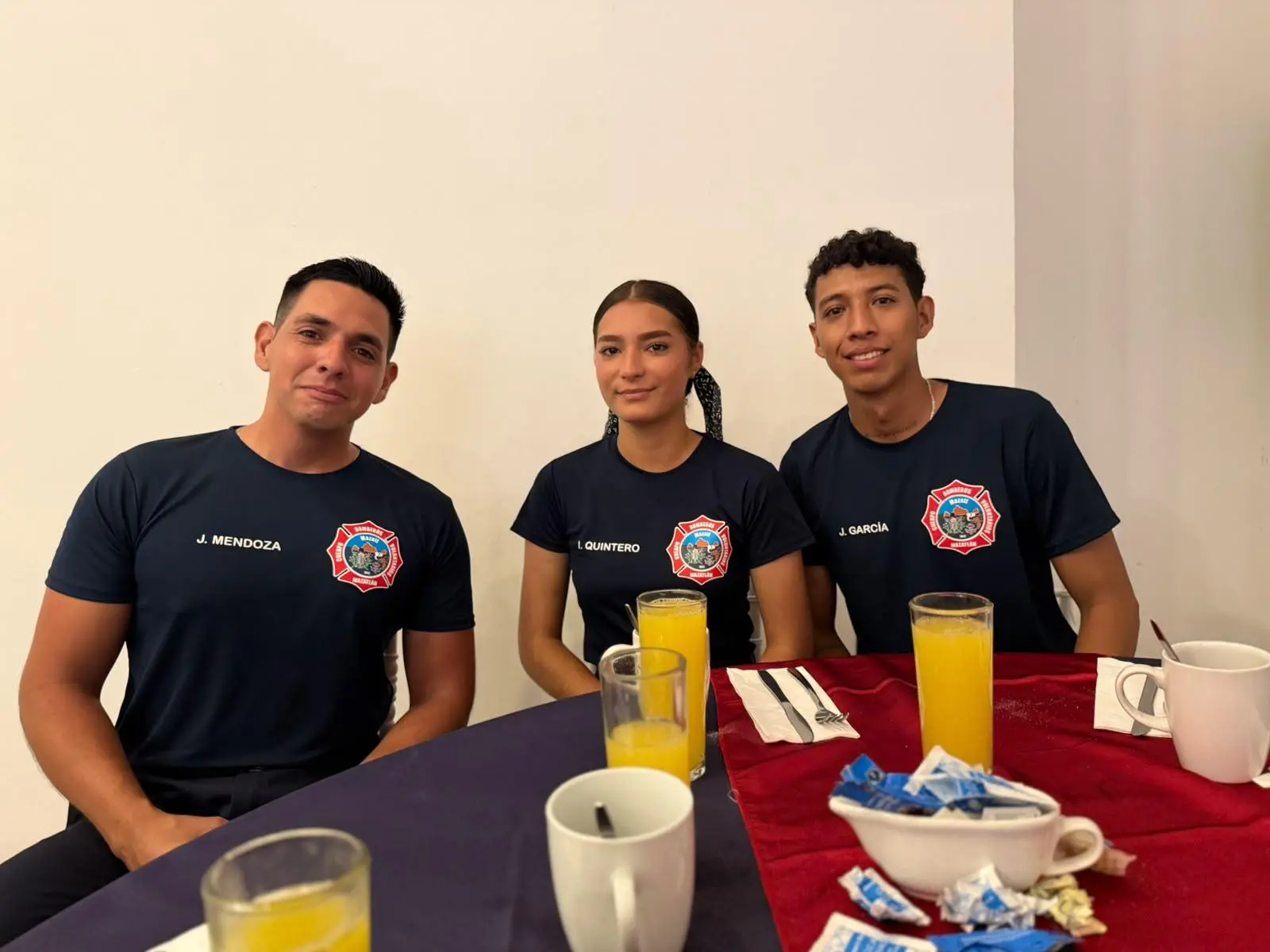 $!Sector hotelero de Mazatlán reconoce a Bomberos Voluntarios en su día