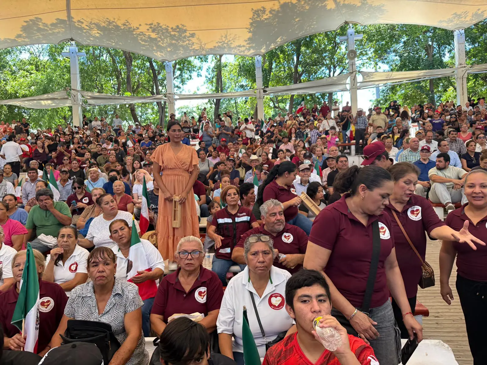 $!Reúne Merary Villegas a decenas de personas en asamblea de Morena en Culiacán