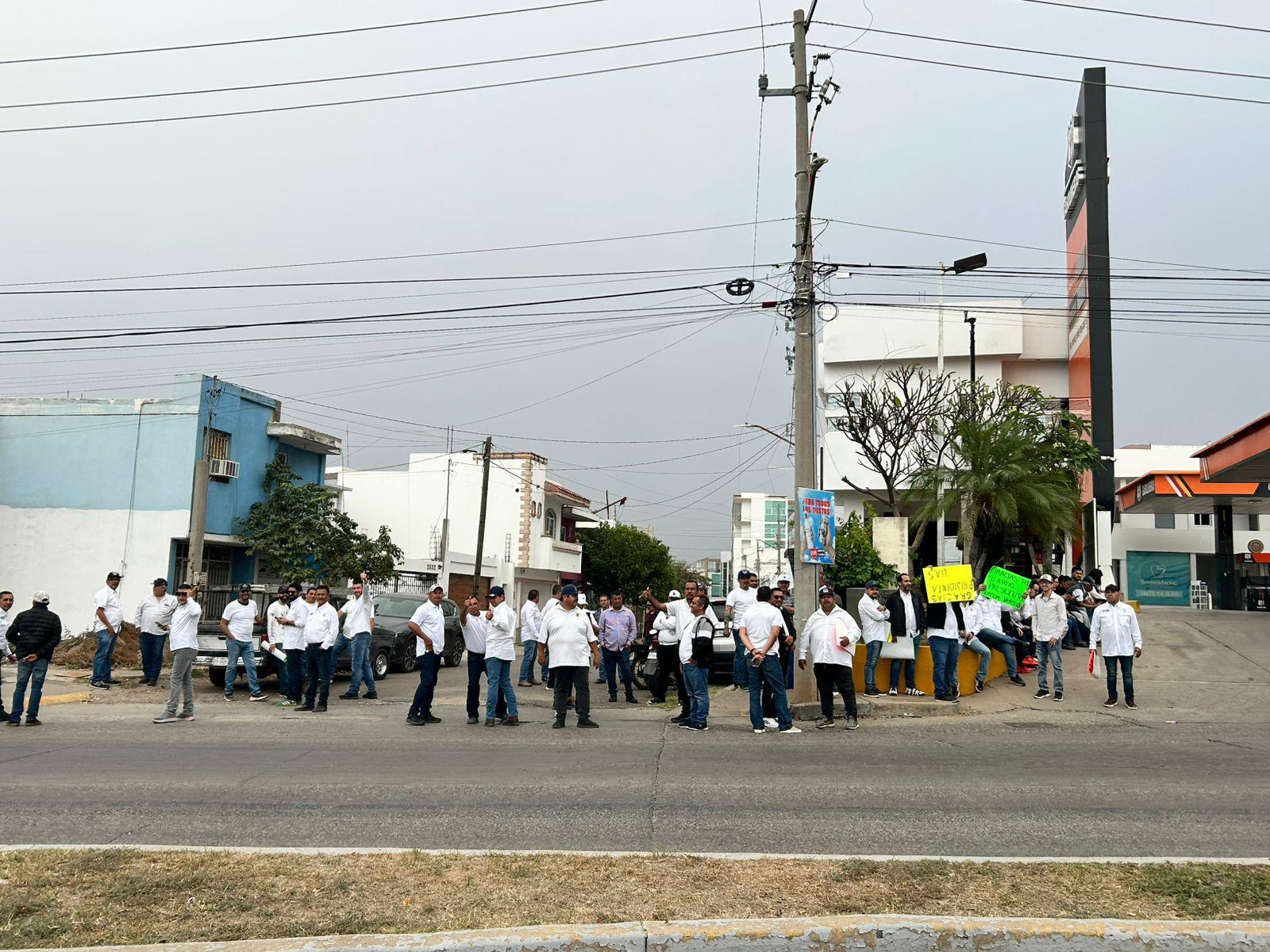 $!UAS coloca pancartas en apoyo a Sheinbaum durante visita a Culiacán