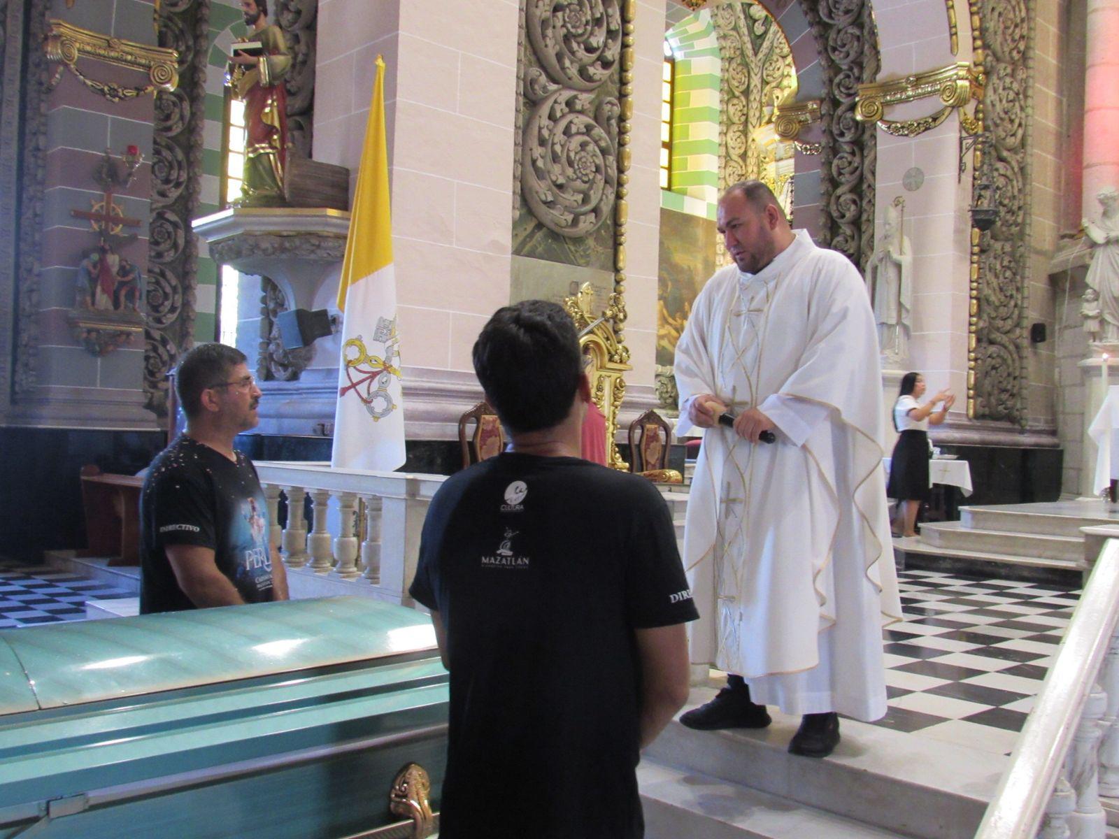 $!La misa fue oficiada por el Padre Adán Pazos Sánchez.