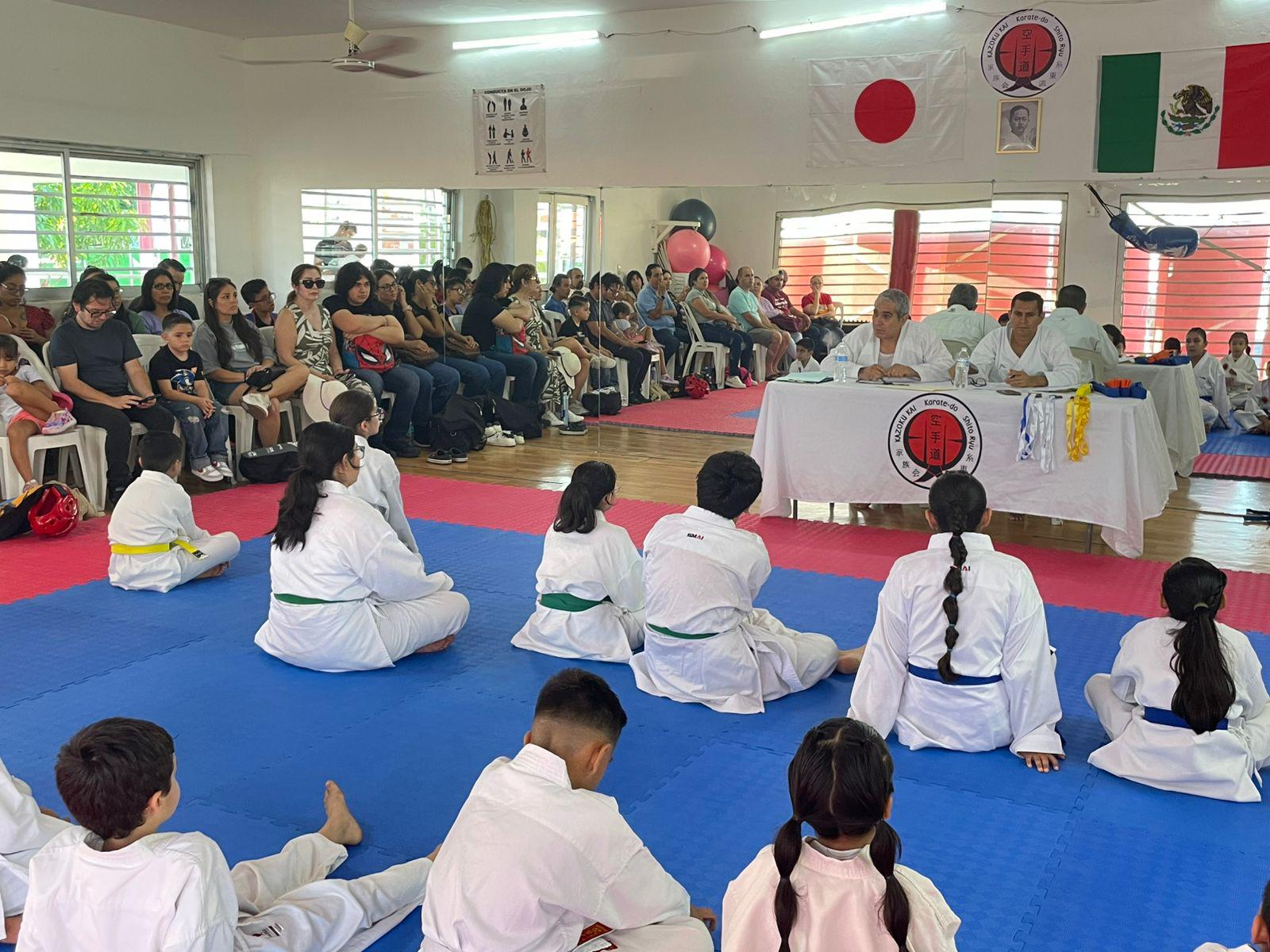 $!Muestran su calidad karatecas mazatlecos ante Kazuki Kai