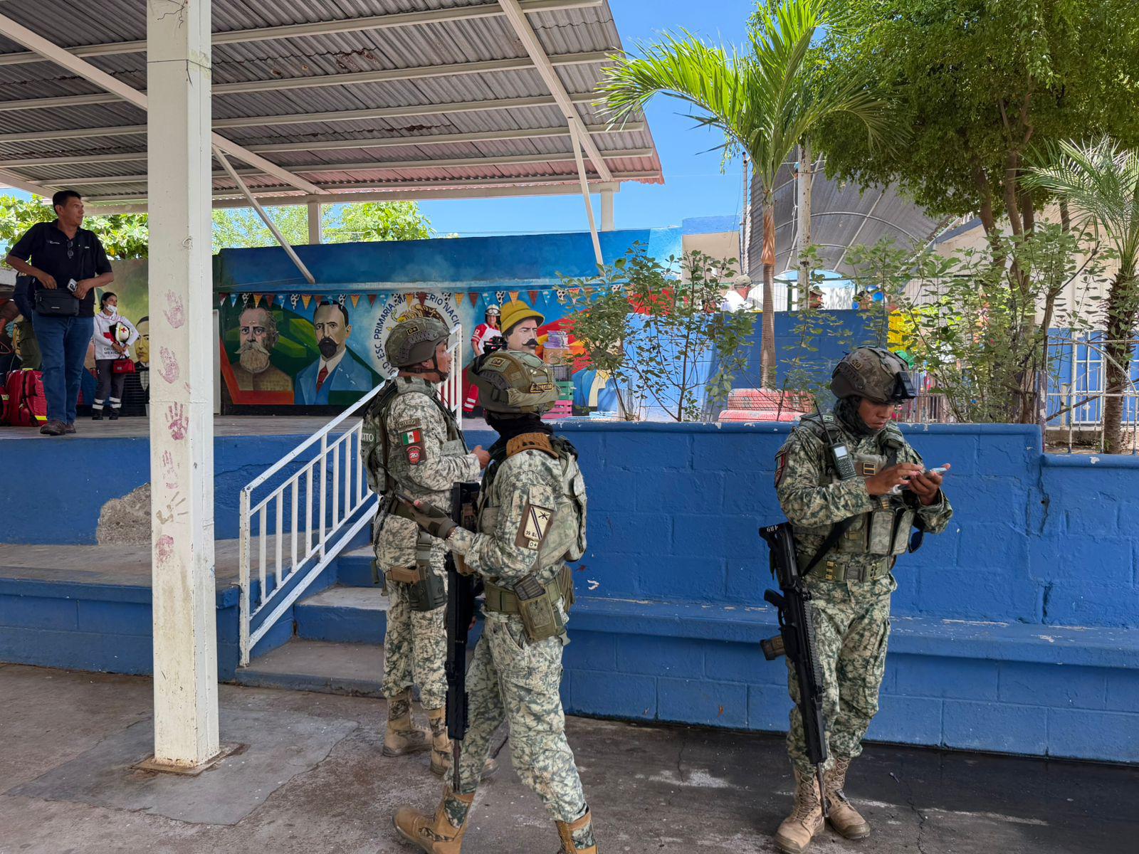 $!Ataque de abejas deja a 11 niños con picadura en primaria de Culiacán durante el regreso a clases