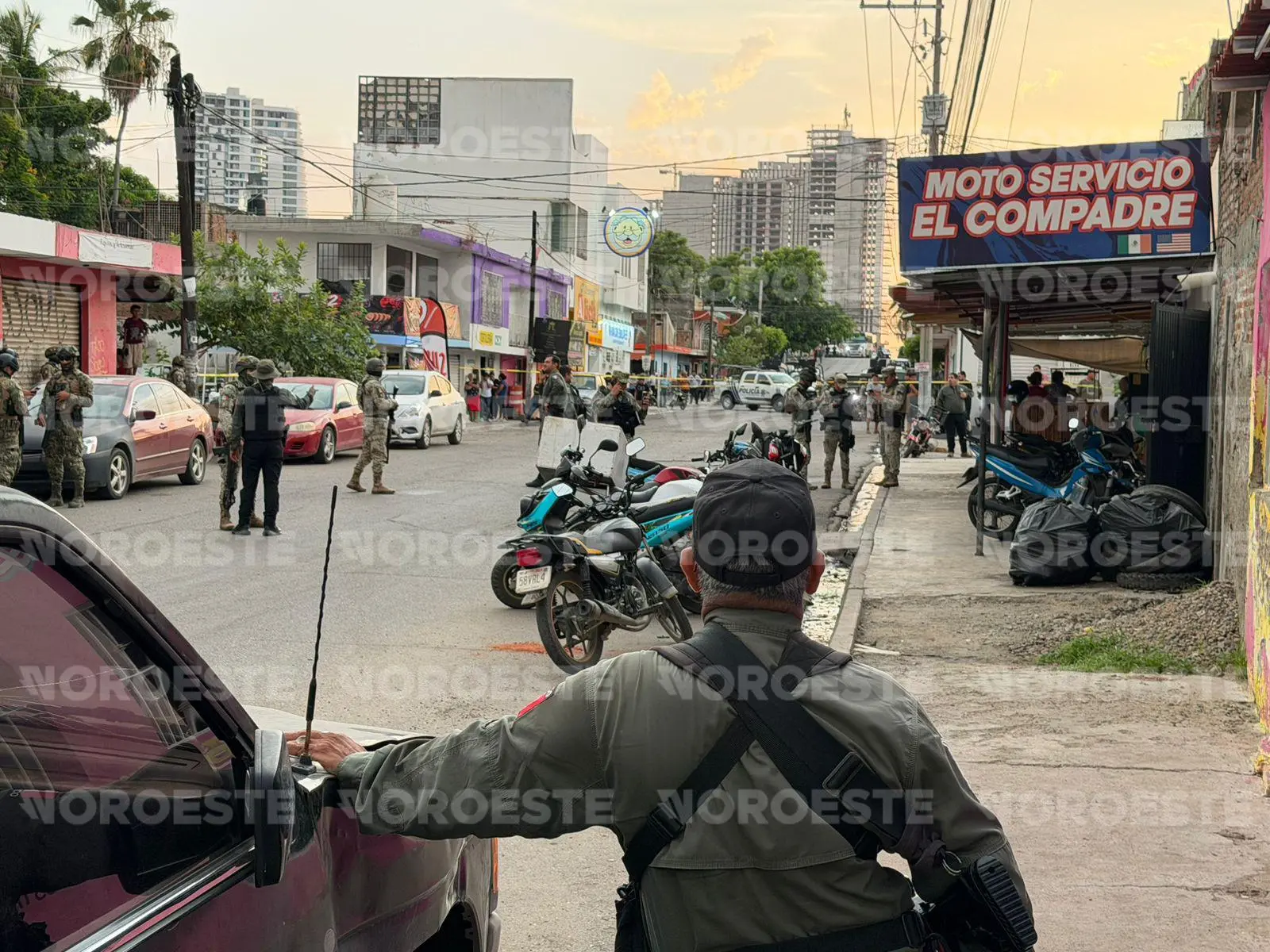 $!Matan a padre y sus dos hijos en ataque a un taller de motos de la Colonia Estero de Mazatlán