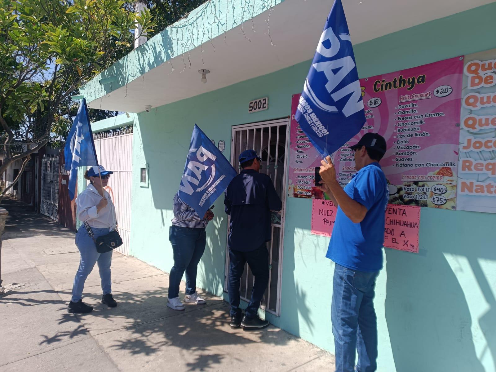 $!PAN sale a las calles de Mazatlán y recoge quejas por inseguridad