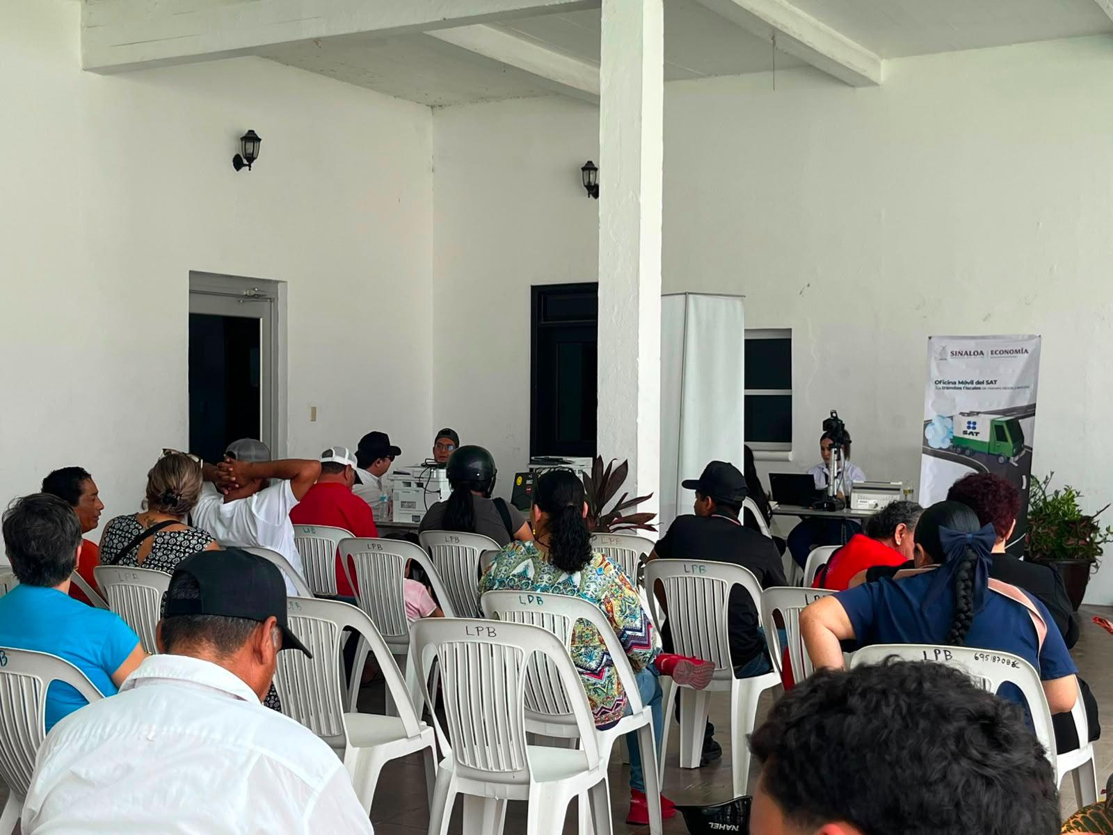 $!SAT Móvil atiende a 147 contribuyentes en Escuinapa y acerca servicios fiscales a la ciudadanía