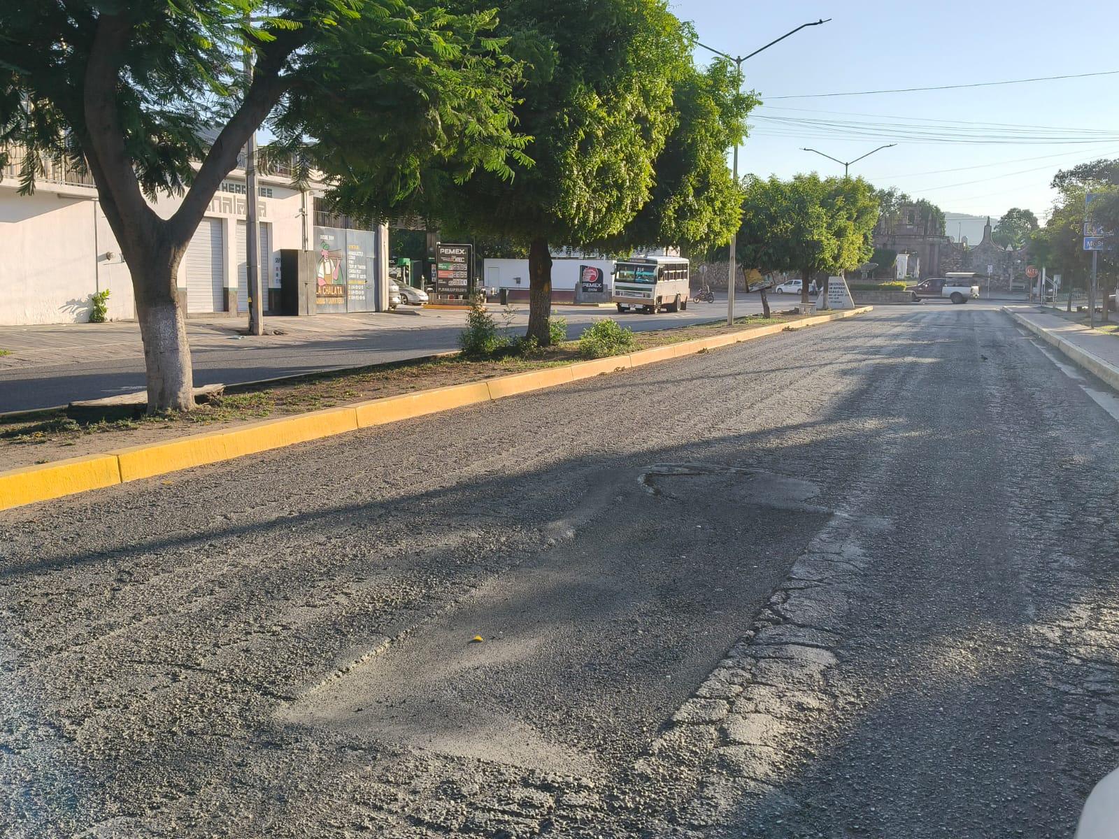 $!Dos vialidades en mal estado reciben a visitantes de El Rosario