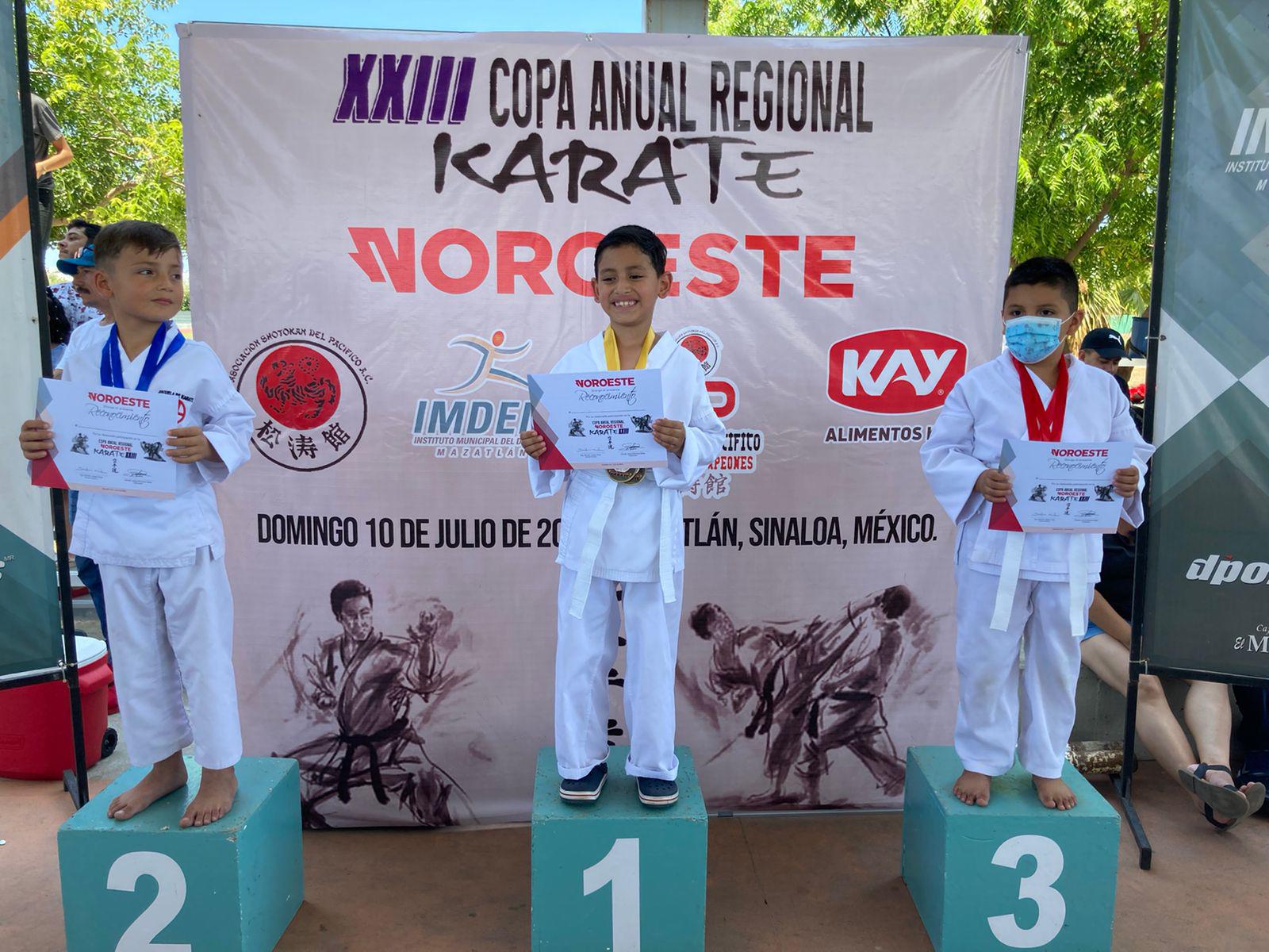$!Verónica López domina en formas y combate en la Copa Anual Regional de Karate Noroeste