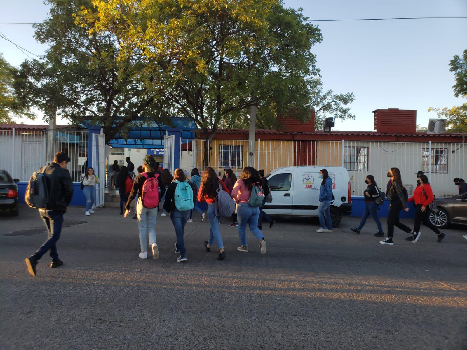 $!Estudiantes denuncian que no hay citas para obtener la tarjeta de descuento en el transporte público