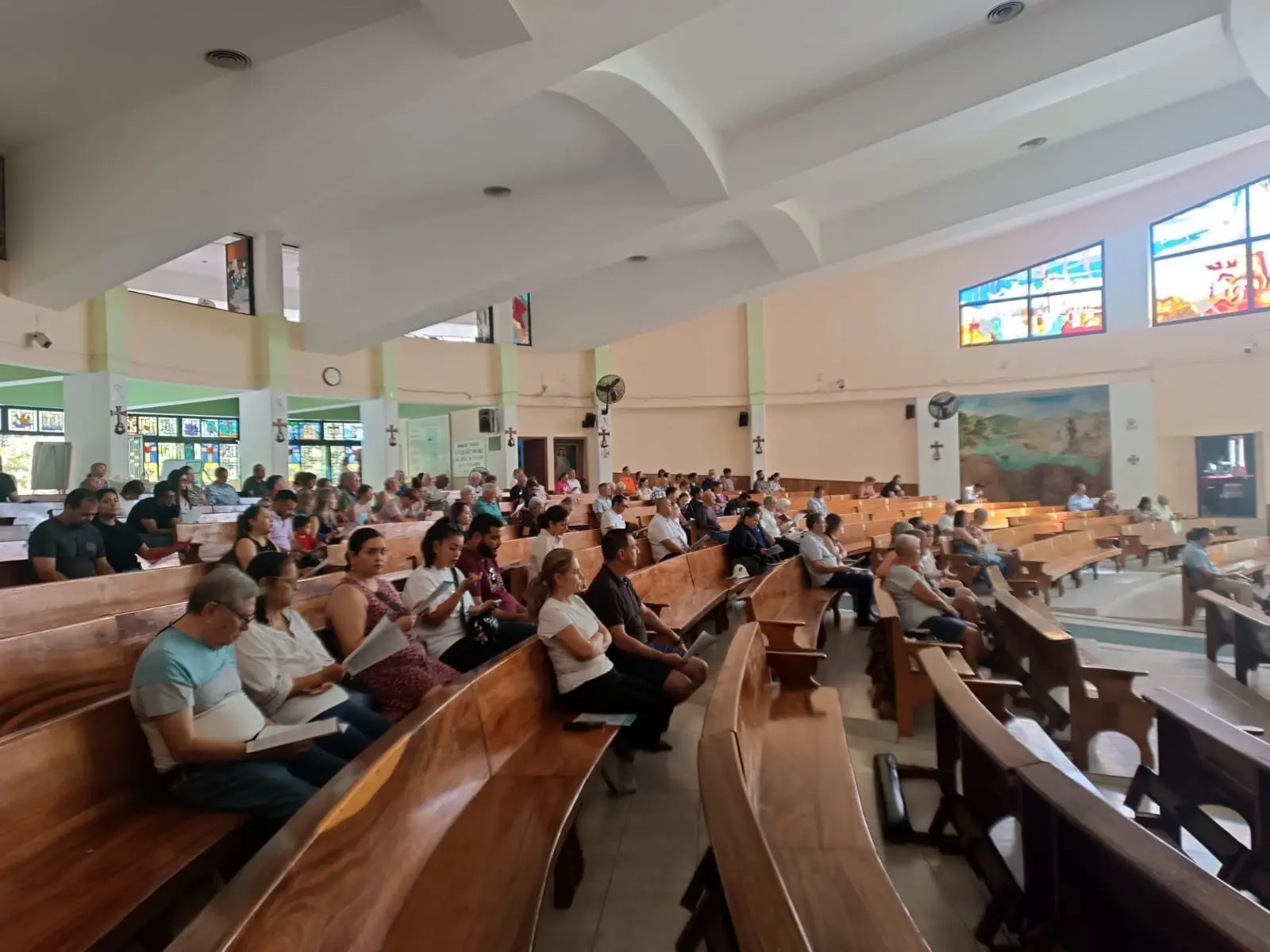$!Parroquia de San Judas celebra misa de Resurrección con la comunidad mazatleca y extranjera