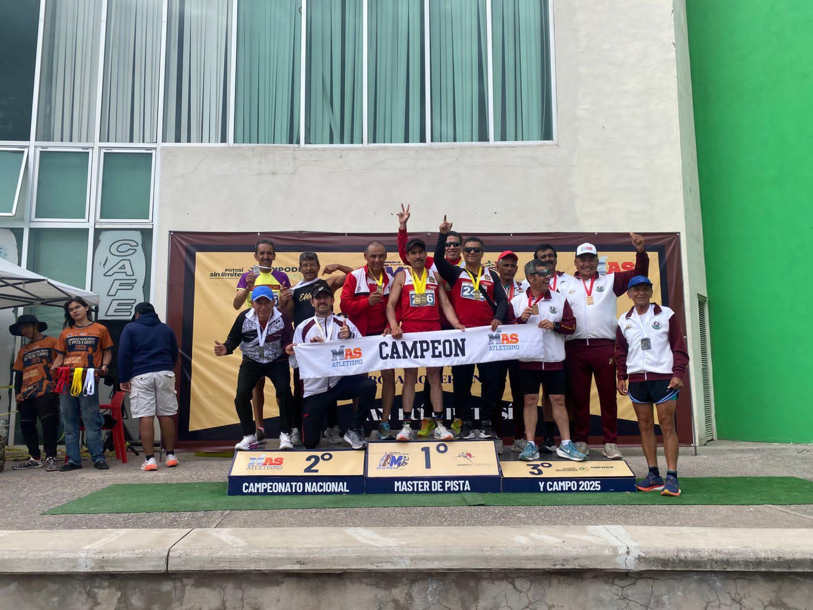 $!Gana Gilberto Peinado cuatro preseas para Mazatlán, en el Nacional Máster de Atletismo