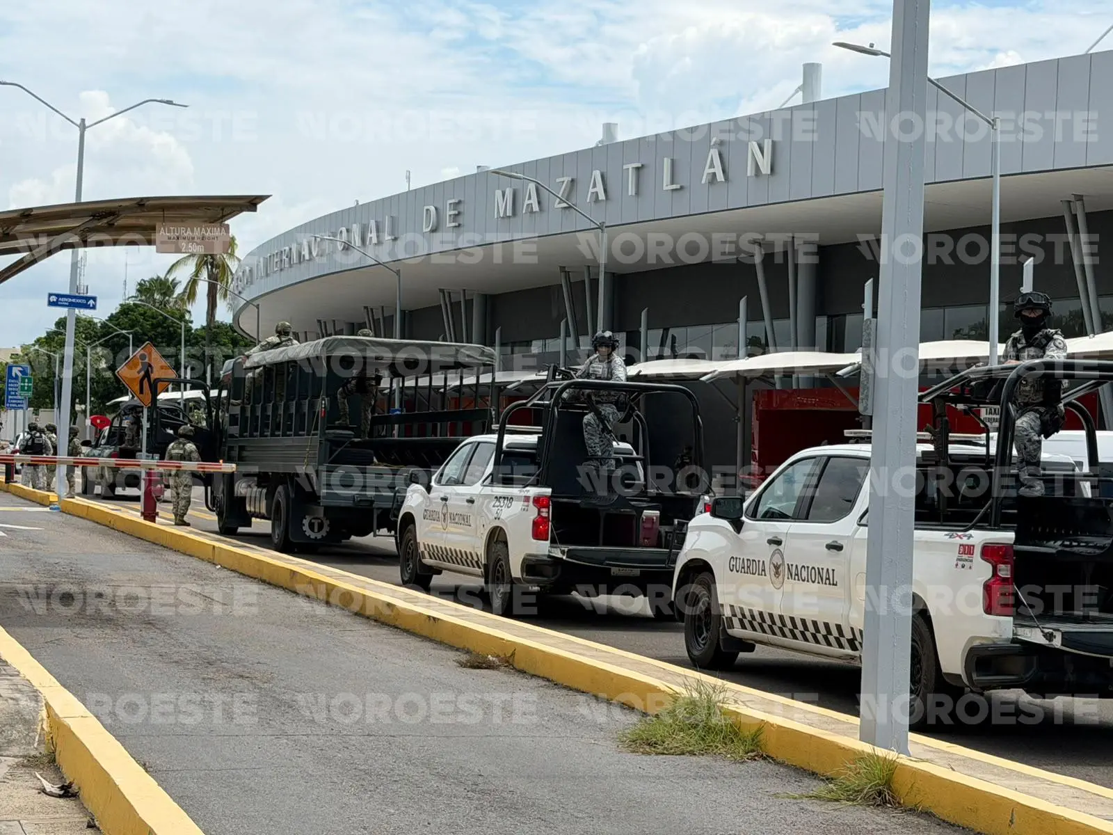 $!Balacera y persecución se registra en la zona del aeropuerto en Mazatlán