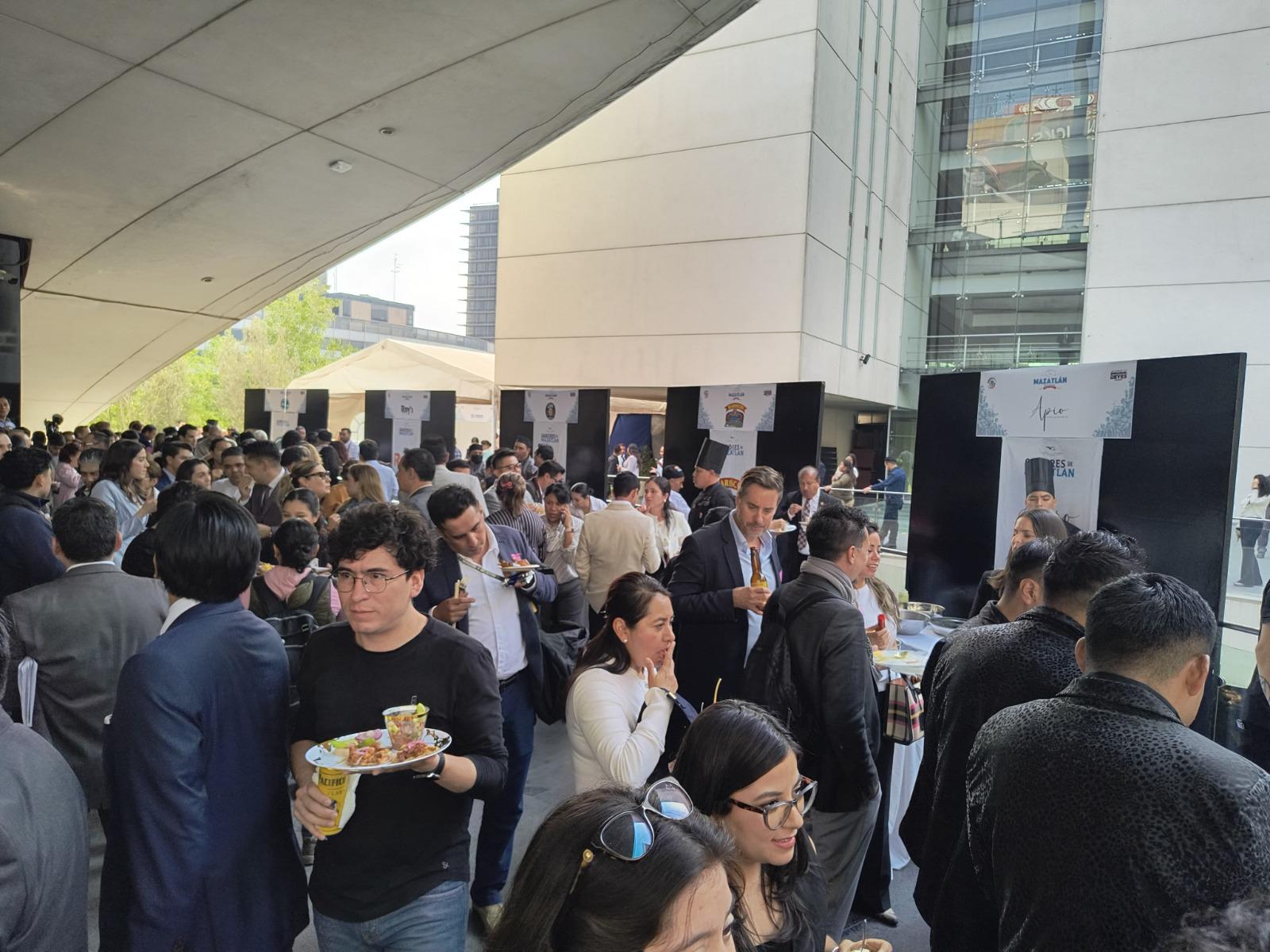 $!Al son de la tambora, llega muestra gastronómica mazatleca al Senado de la República