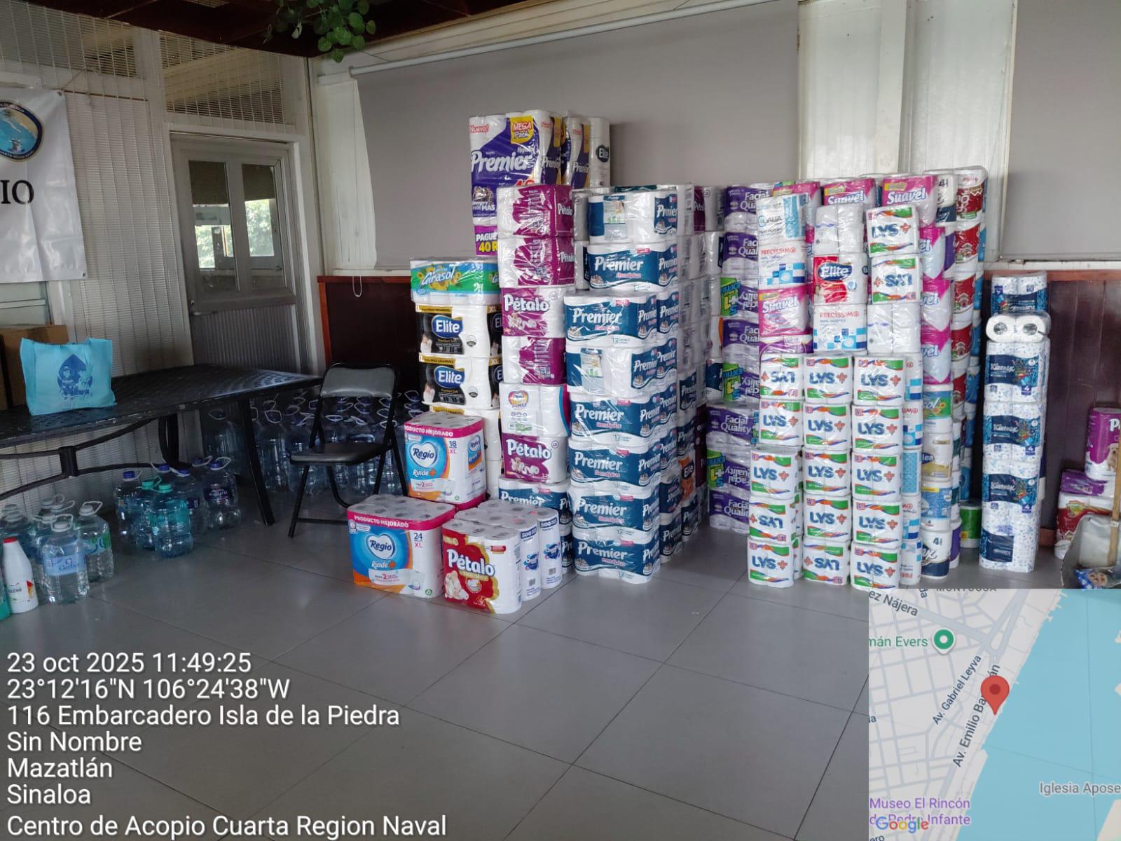 $!Envía Marina segundo camión con despensas a afectados por lluvias, gracias al apoyo de mazatlecos