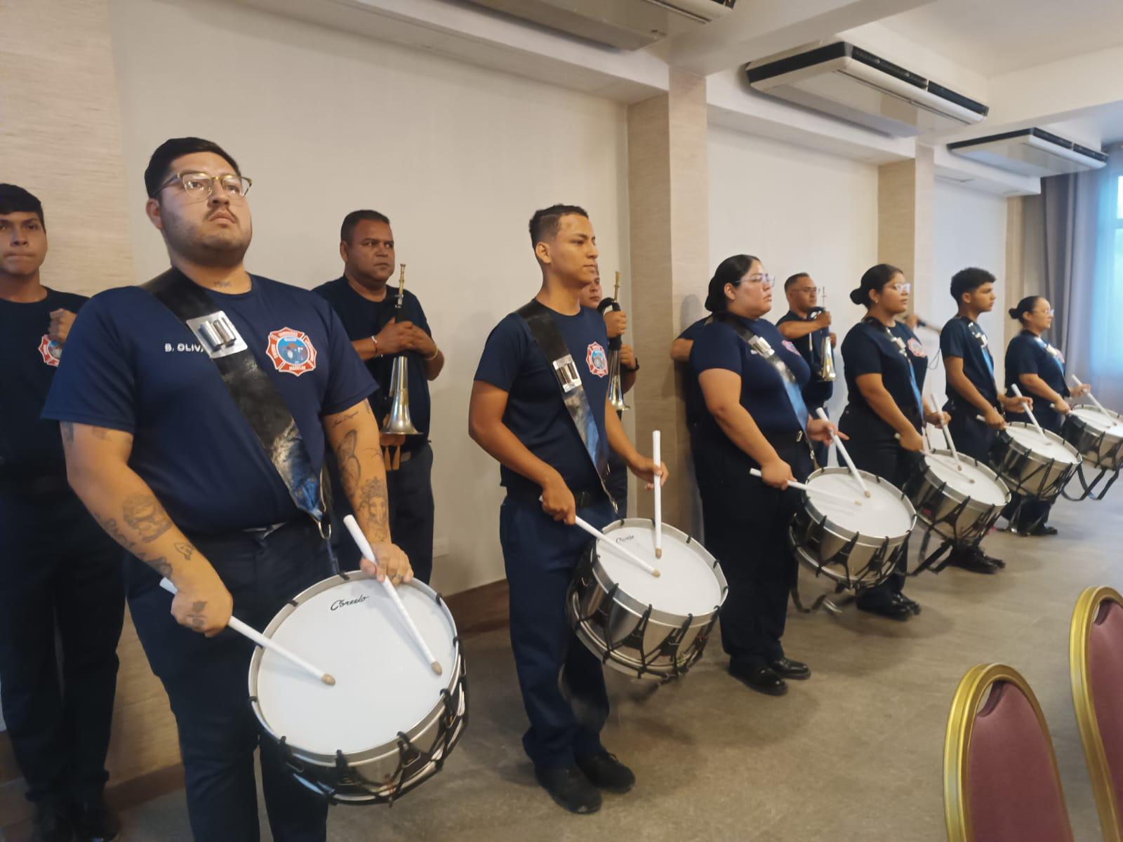 $!Se gradúan nuevos elementos del cuerpo voluntario de Bomberos de Mazatlán