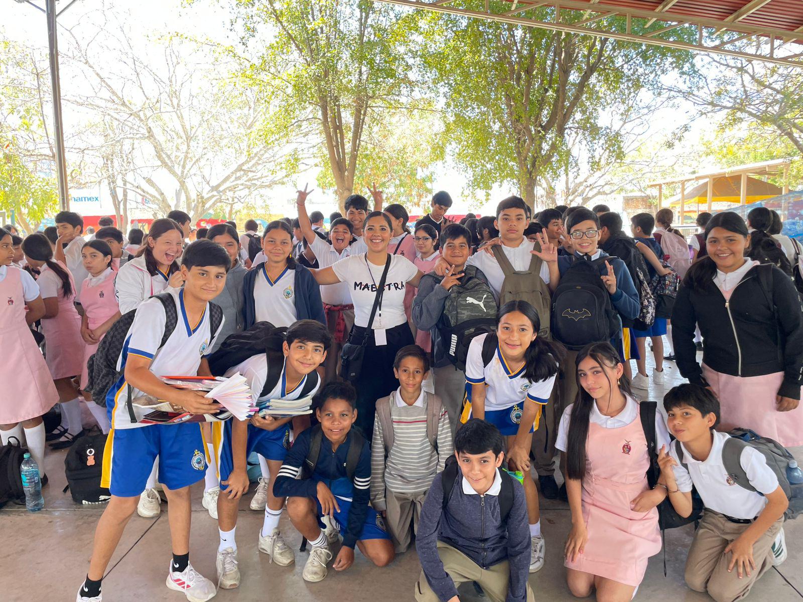 $!Estudiantes de Secundaria Federal 3 realizan segunda colecta de tapas en apoyo a niños con cáncer