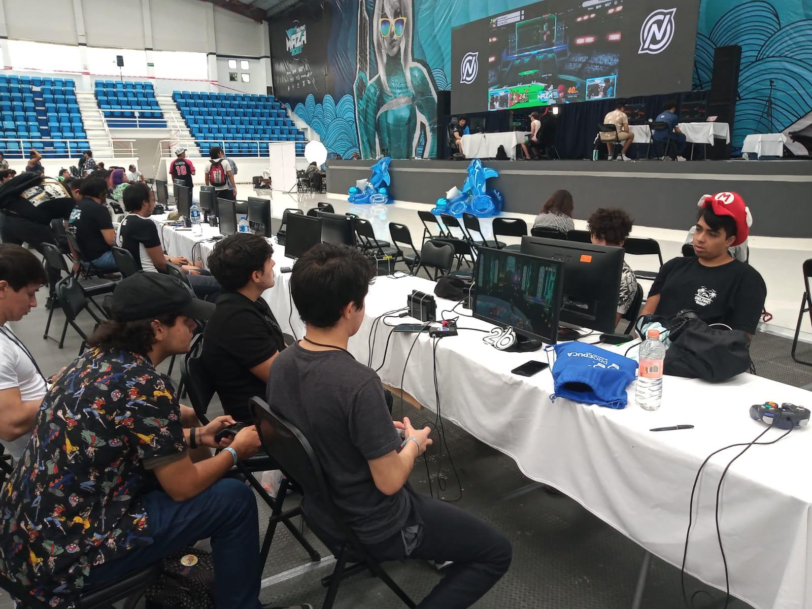 $!Disfrutan gamers edición 2023 del Delfino Maza