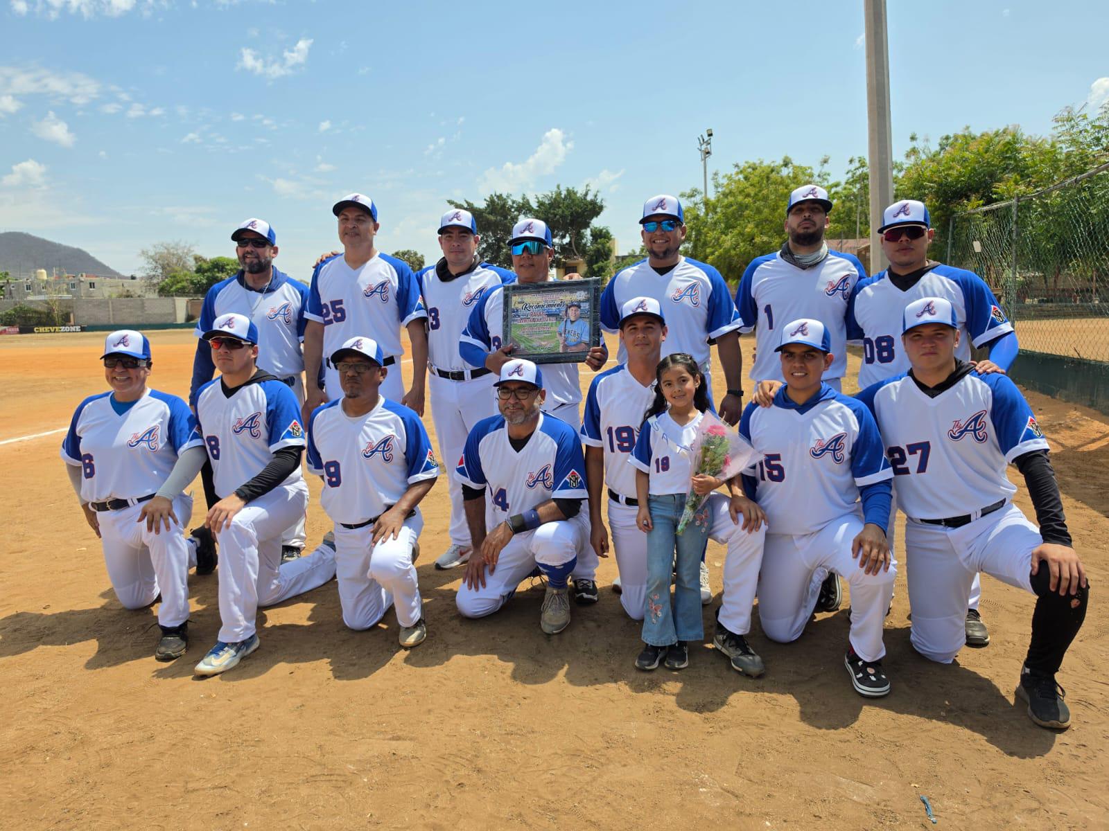 $!Cumple 51 años Liga de Beisbol Burócrata Federal