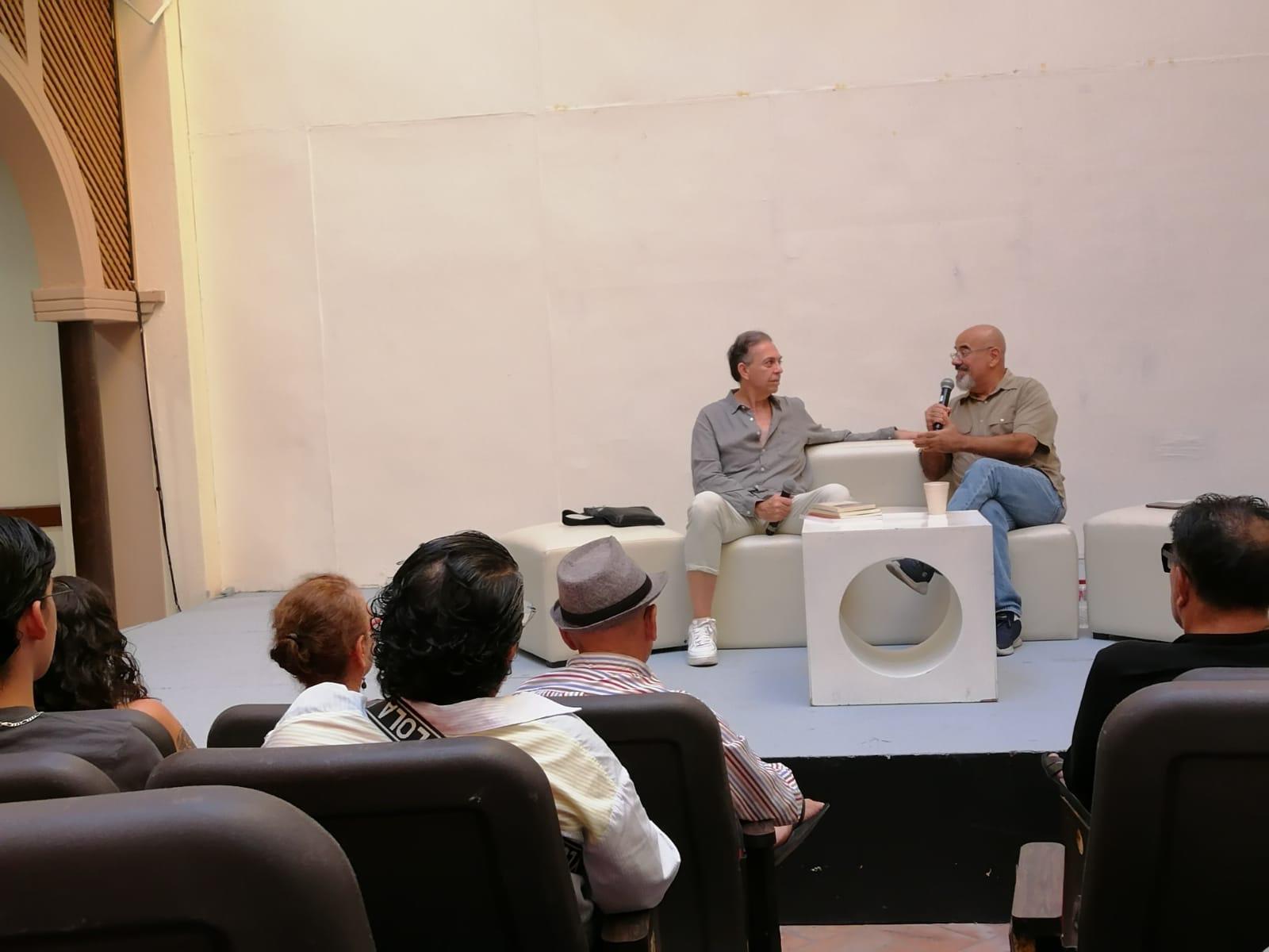 $!En la plática el dramaturgo fue muy amena y enriquecedora.