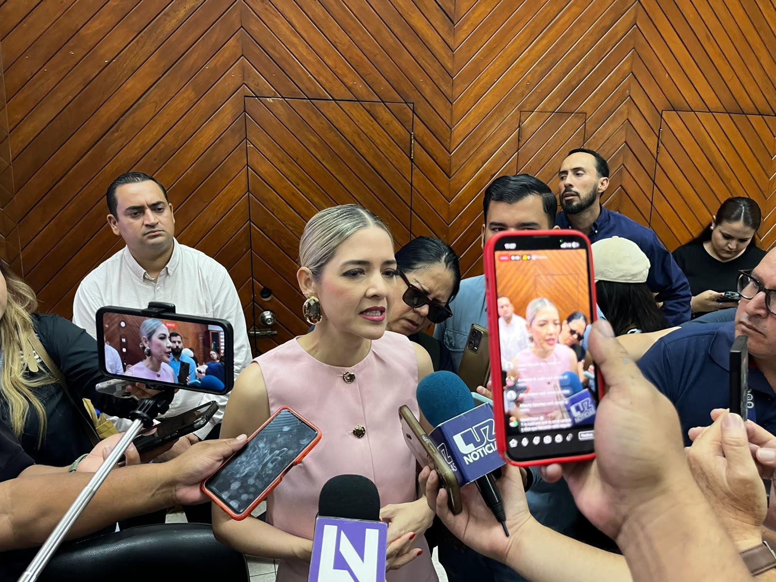 $!Presenta Alcaldesa de Mazatlán Segundo Informe de Gobierno al Cabildo