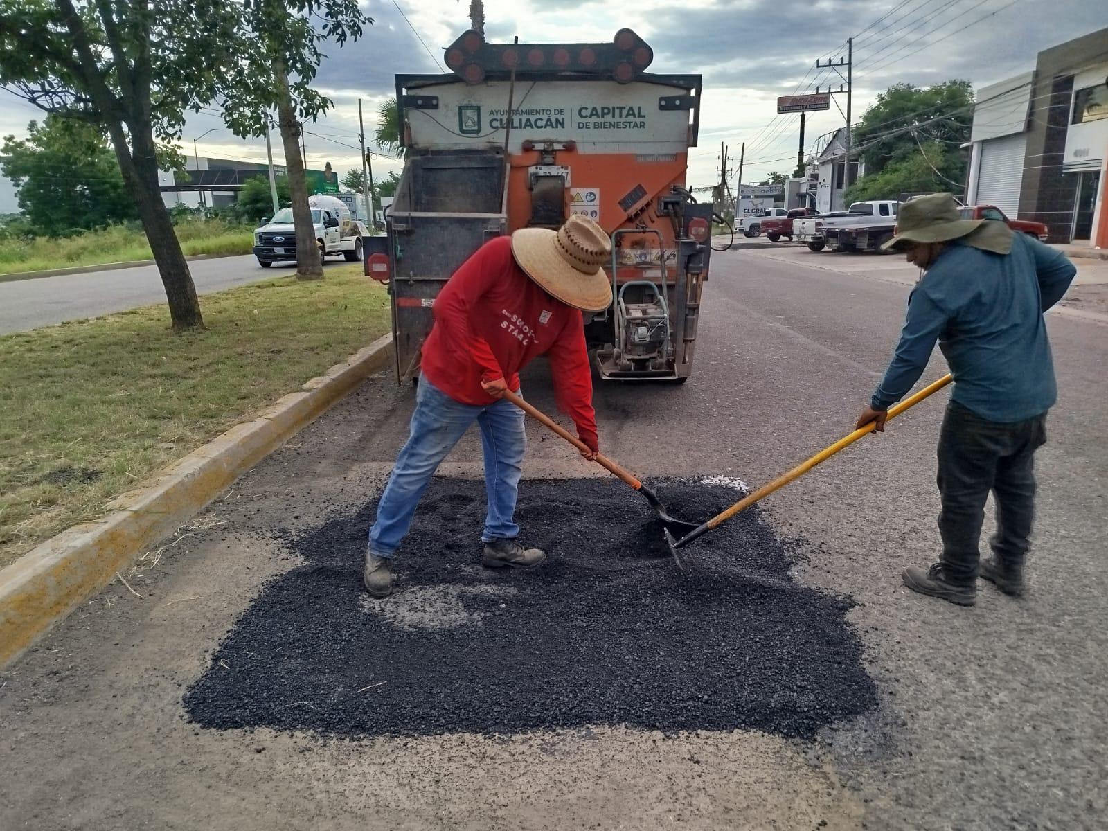 $!Ayuntamiento refuerza bacheo en vialidades de Culiacán