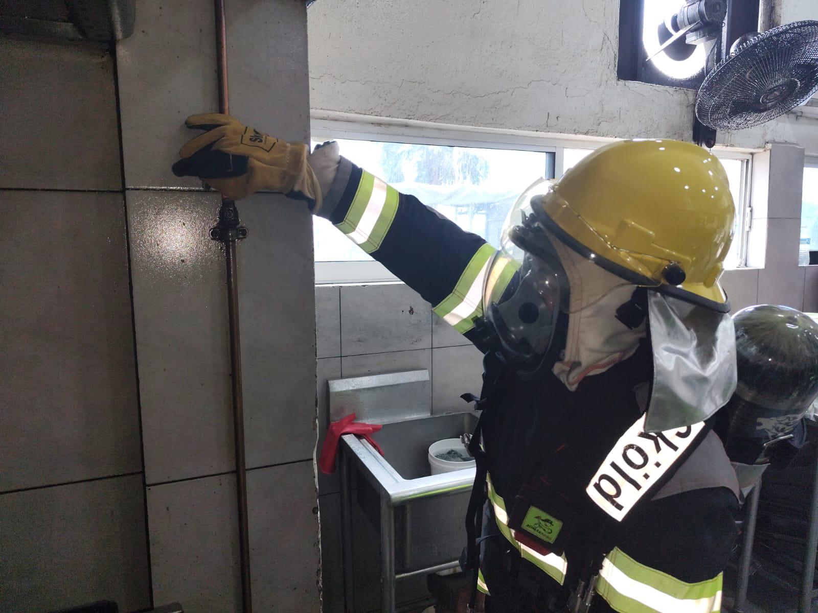 $!Participan casi mil elementos navales en simulacro de sismo en Mazatlán