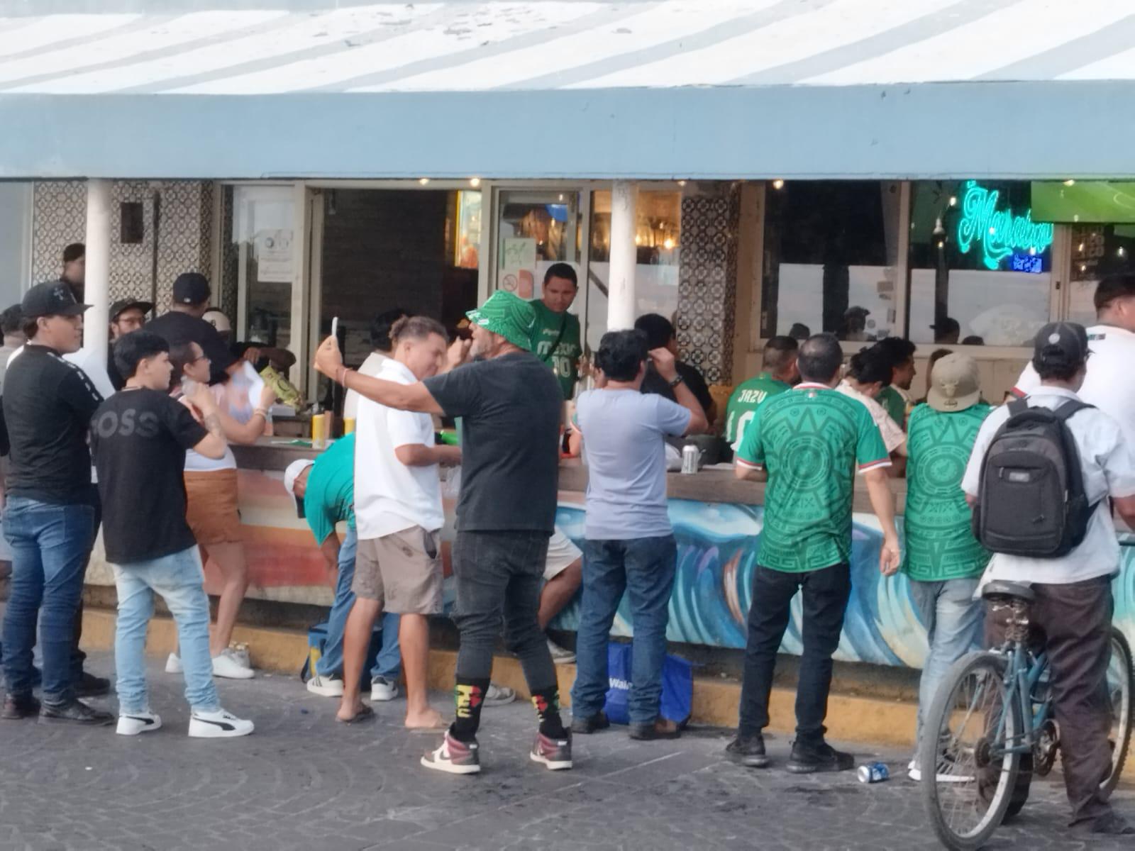 $!Afición de Mazatlán pasa de la ilusión a la frustración tras doblete de Bellingham