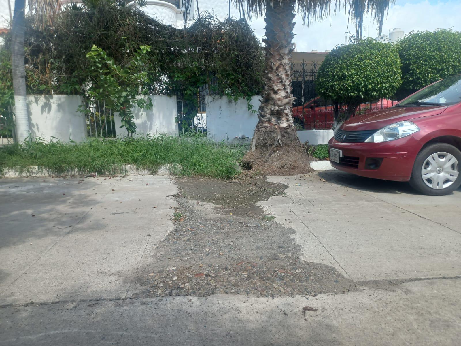 $!Cráteres de Jumapam y de torres condominales acaban calles de Gaviotas: Vecinos