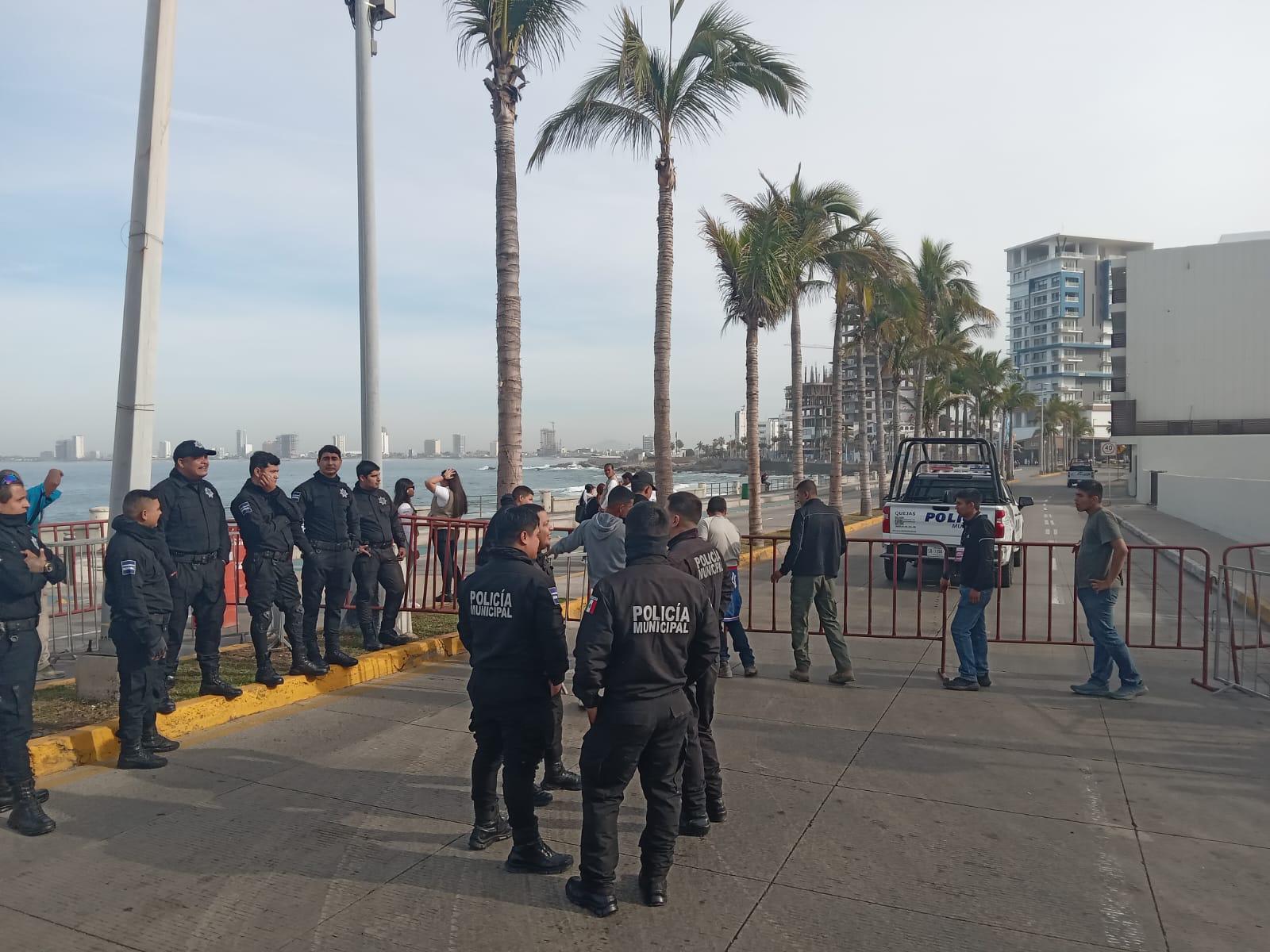 $!Está lista la Glorieta Sánchez Taboada para que AMLO encabece el Día de la Bandera