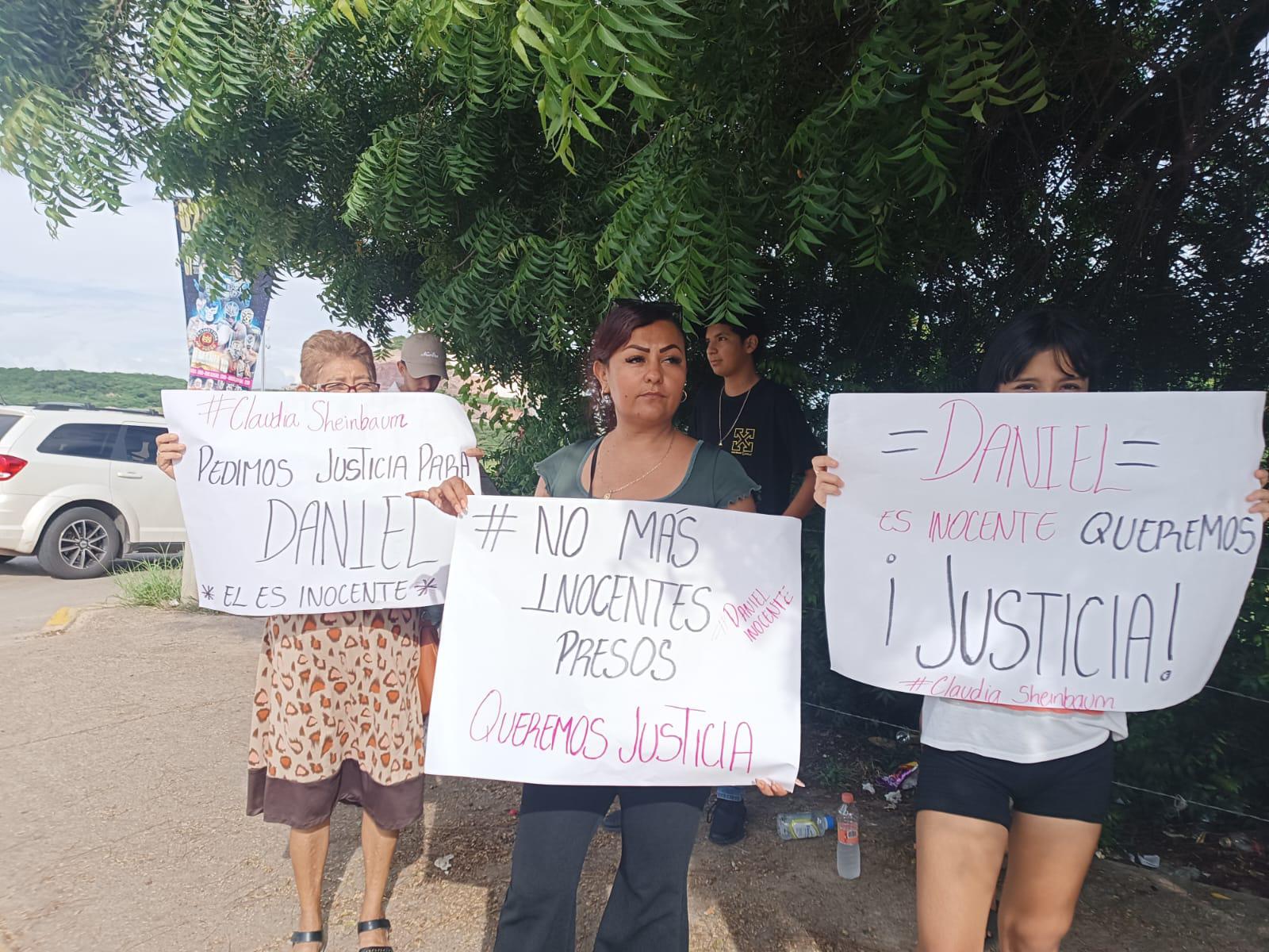 $!Familia de detenido por la muerte de un menor en Mazatlán exige su liberación