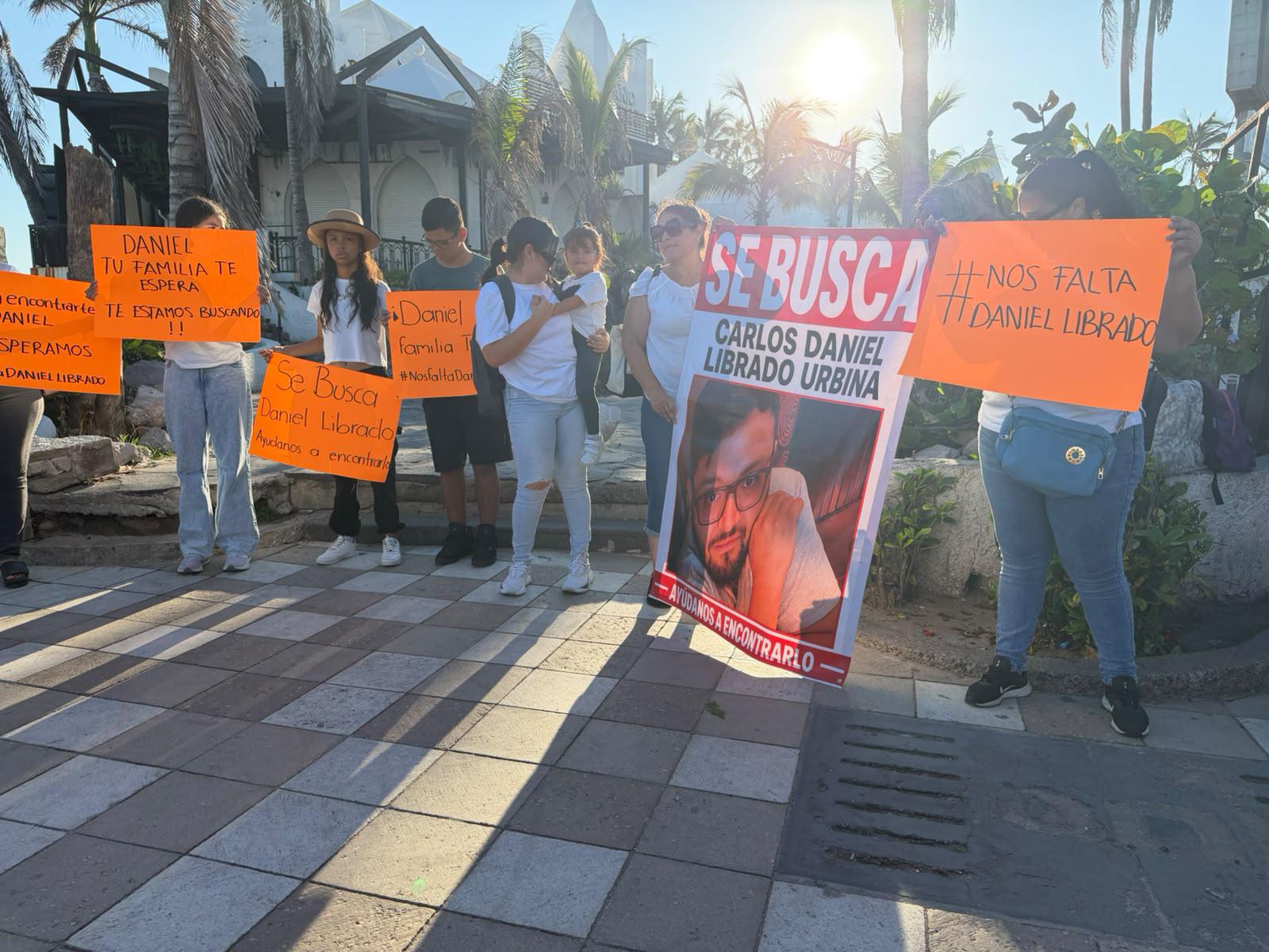 $!Familiares exigen intensificar búsqueda de Carlos Daniel, desaparecido en Mazatlán