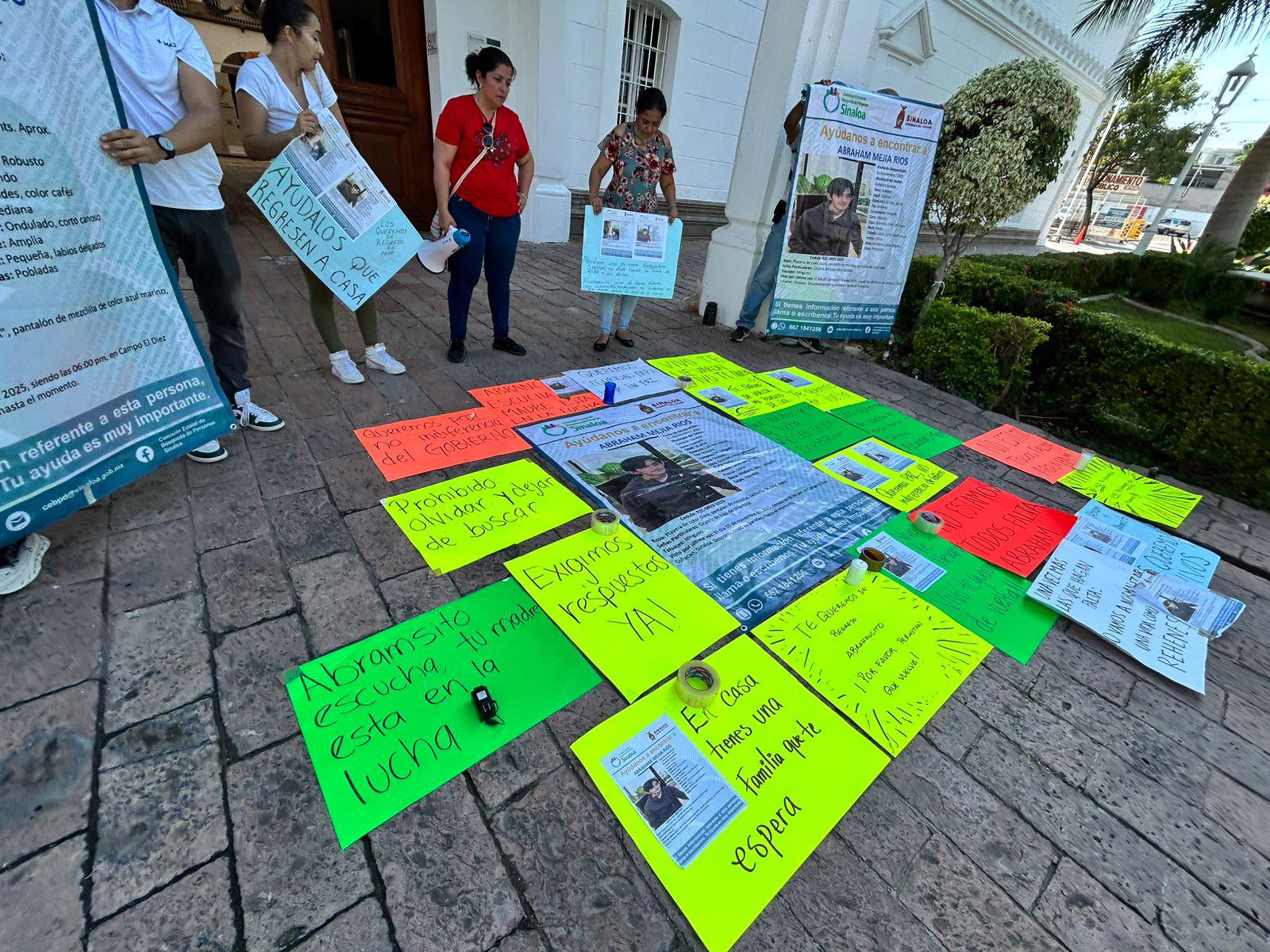 $!Familia insiste en la búsqueda de padre e hijo, desparecidos en el Campo El Diez; ahora en el Ayuntamiento de Culiacán