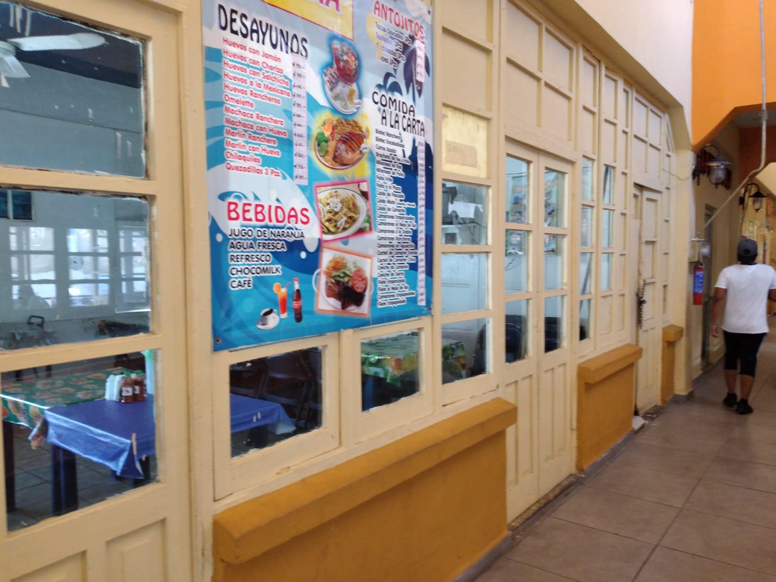 $!Por falta de agua cierran restaurantes del Mercado Pino Suárez, en Mazatlán