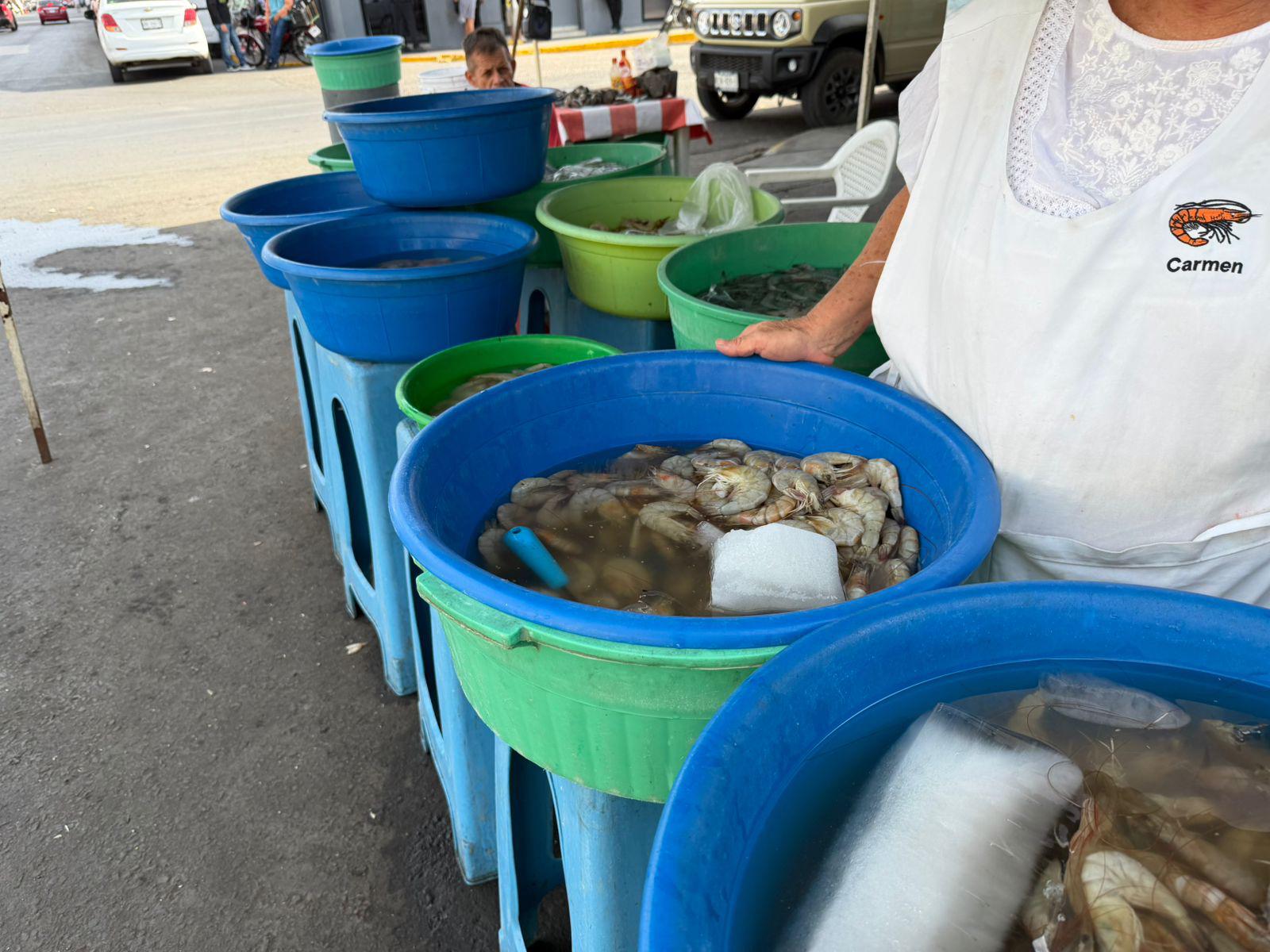 $!Dan bikers un respiro a la economía de ‘changueras’ en Mazatlán