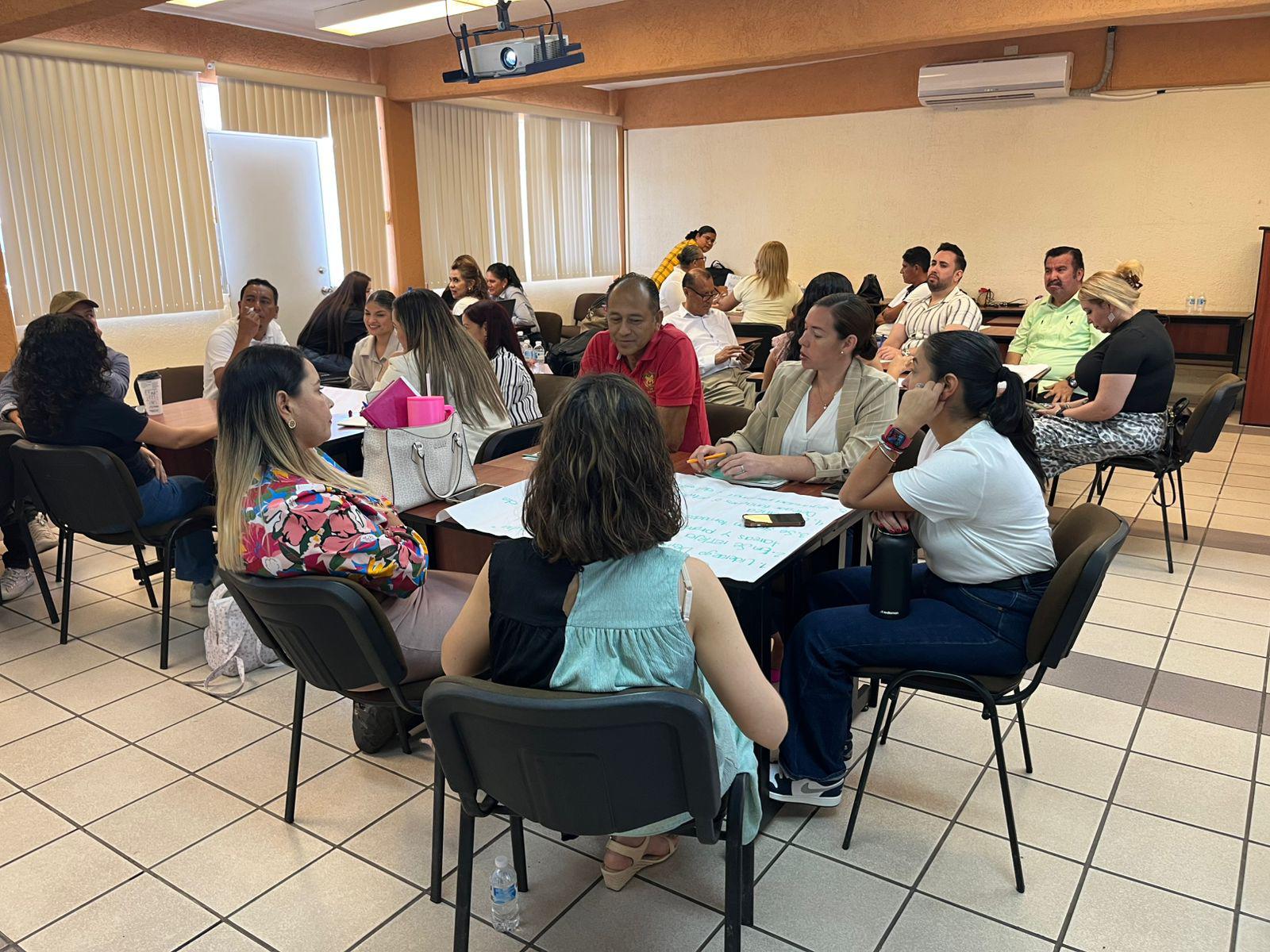 $!Docentes de la UAS en el sur de Sinaloa reciben capacitación sobre liderazgo en el aula