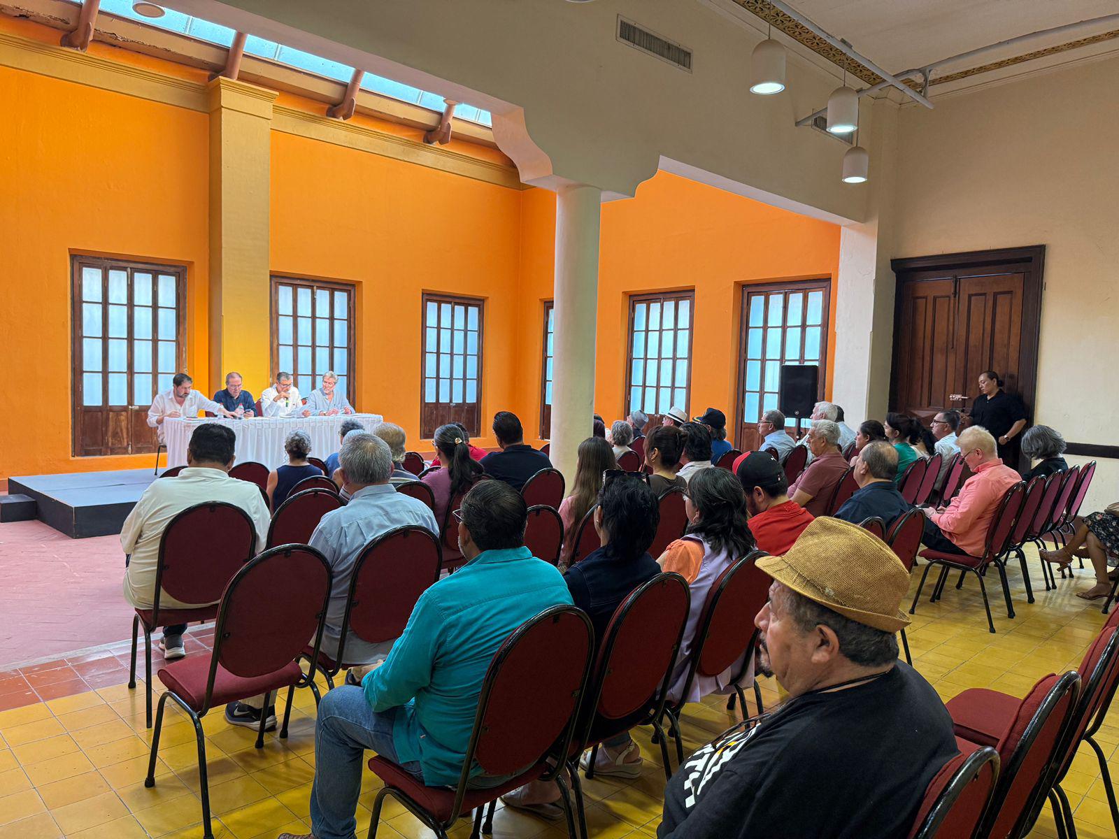 $!El recinto de Casa Haas lució lleno.