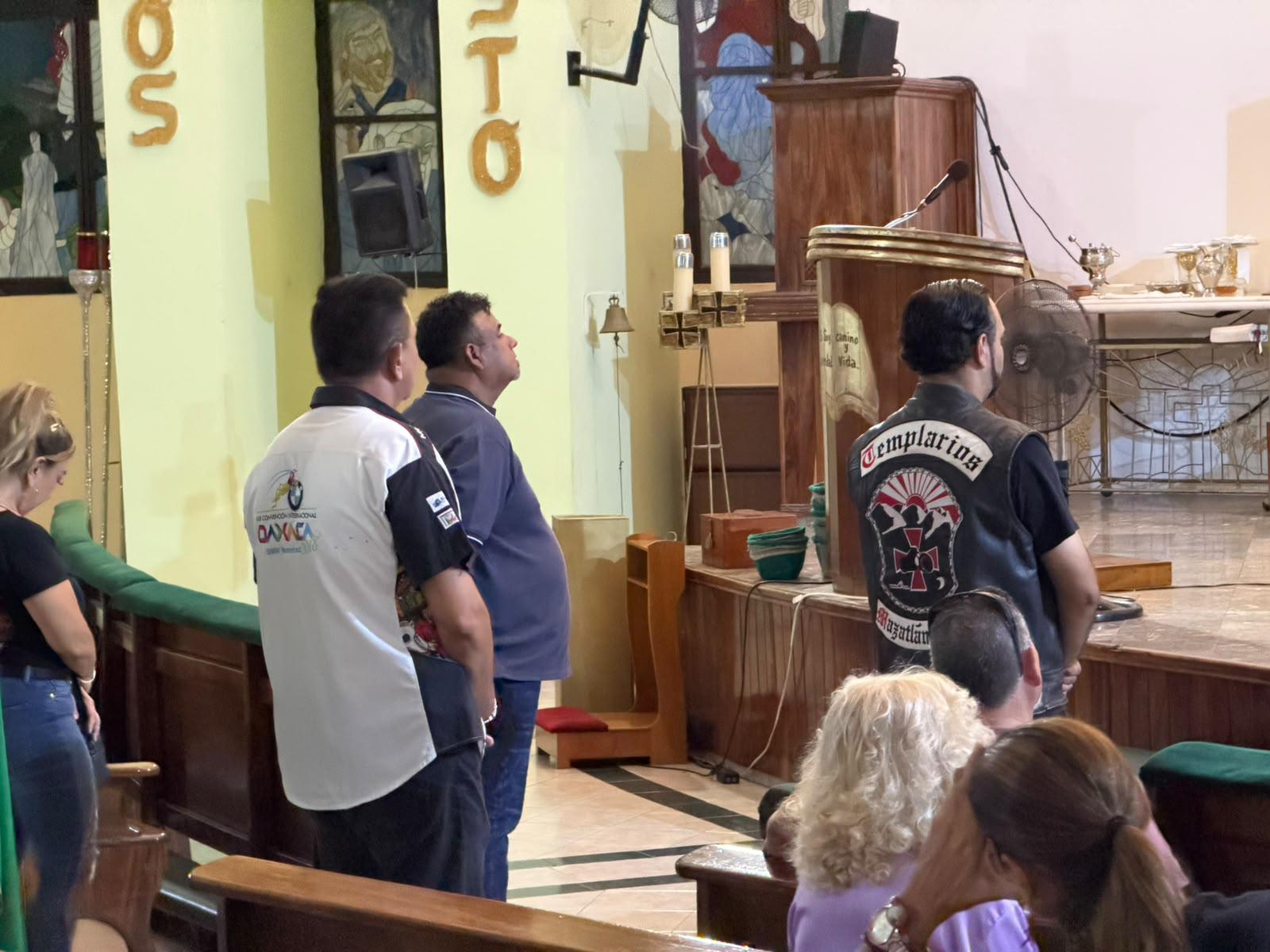 $!Celebran motociclistas misa y bendición de cascos por San Judas Tadeo en Mazatlán