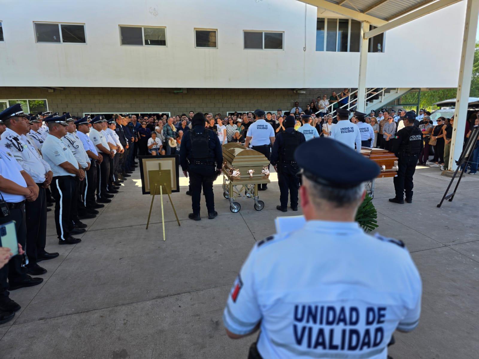 $!Homenajean a Iris y Luis, policías de tránsito asesinados en Culiacán