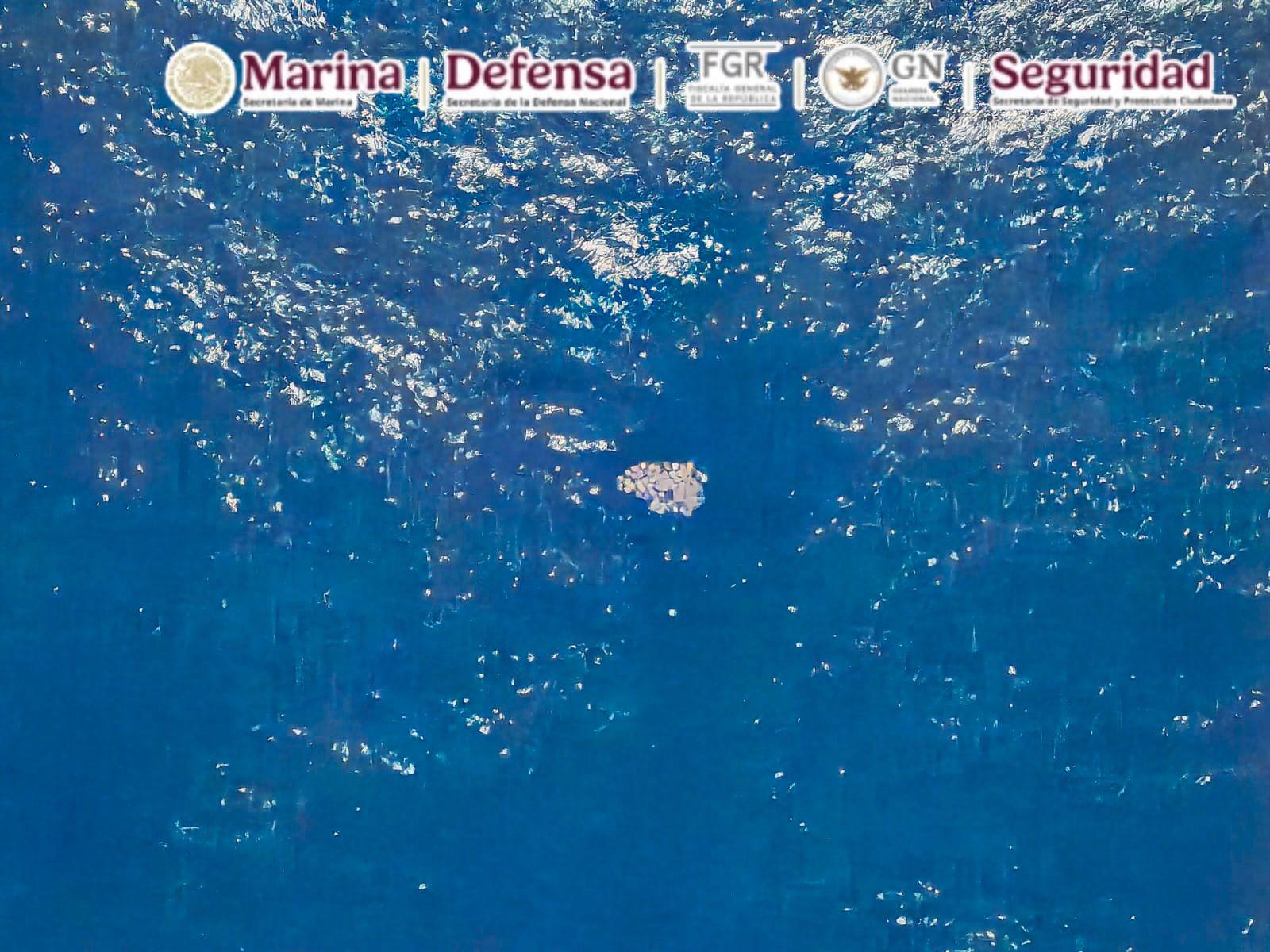 $!Aseguran dos toneladas de presunta cocaína frente a costas de Guerrero