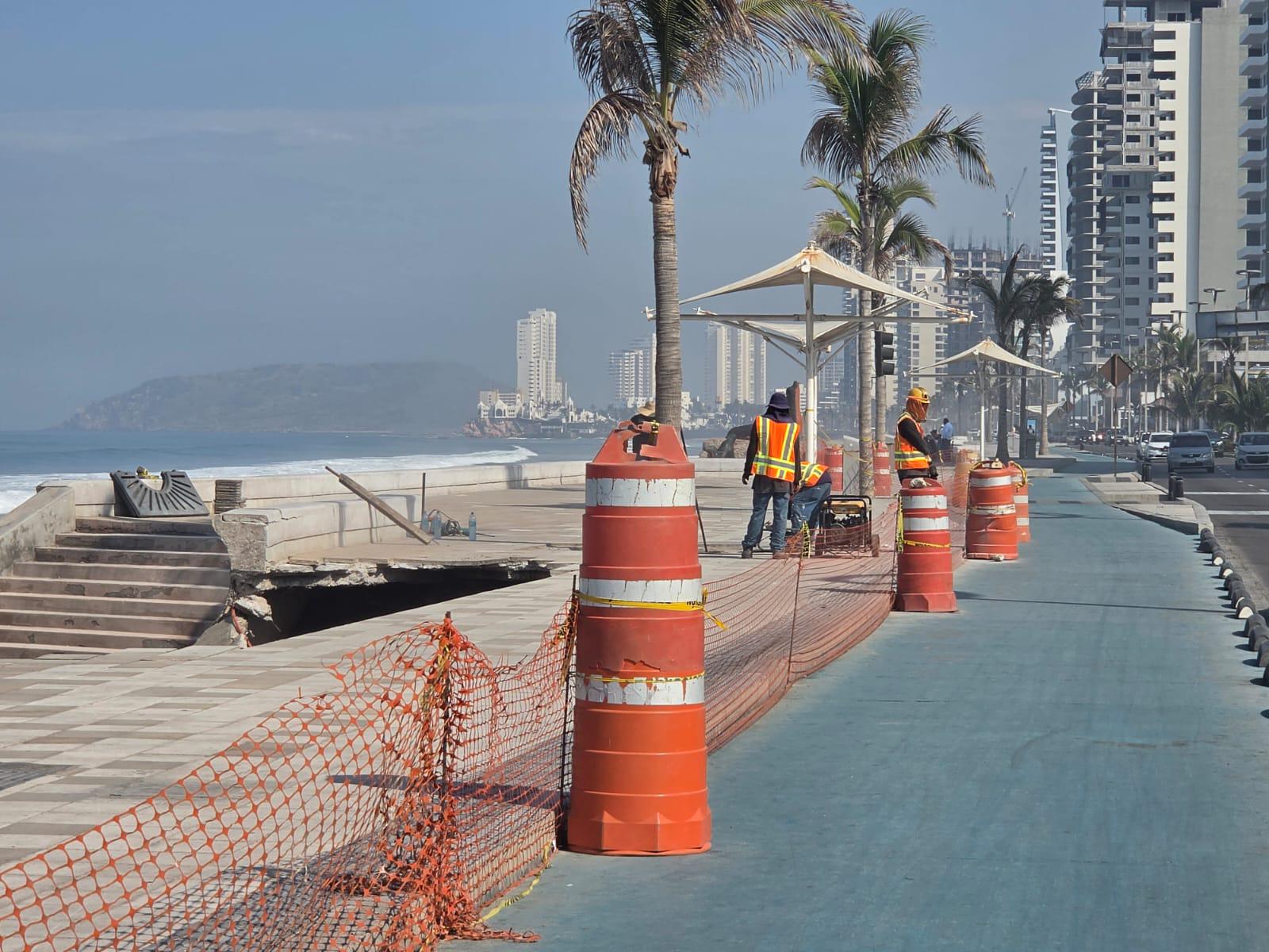 $!Comienzan trabajos en el malecón de Mazatlán para reparar la zona colapsada