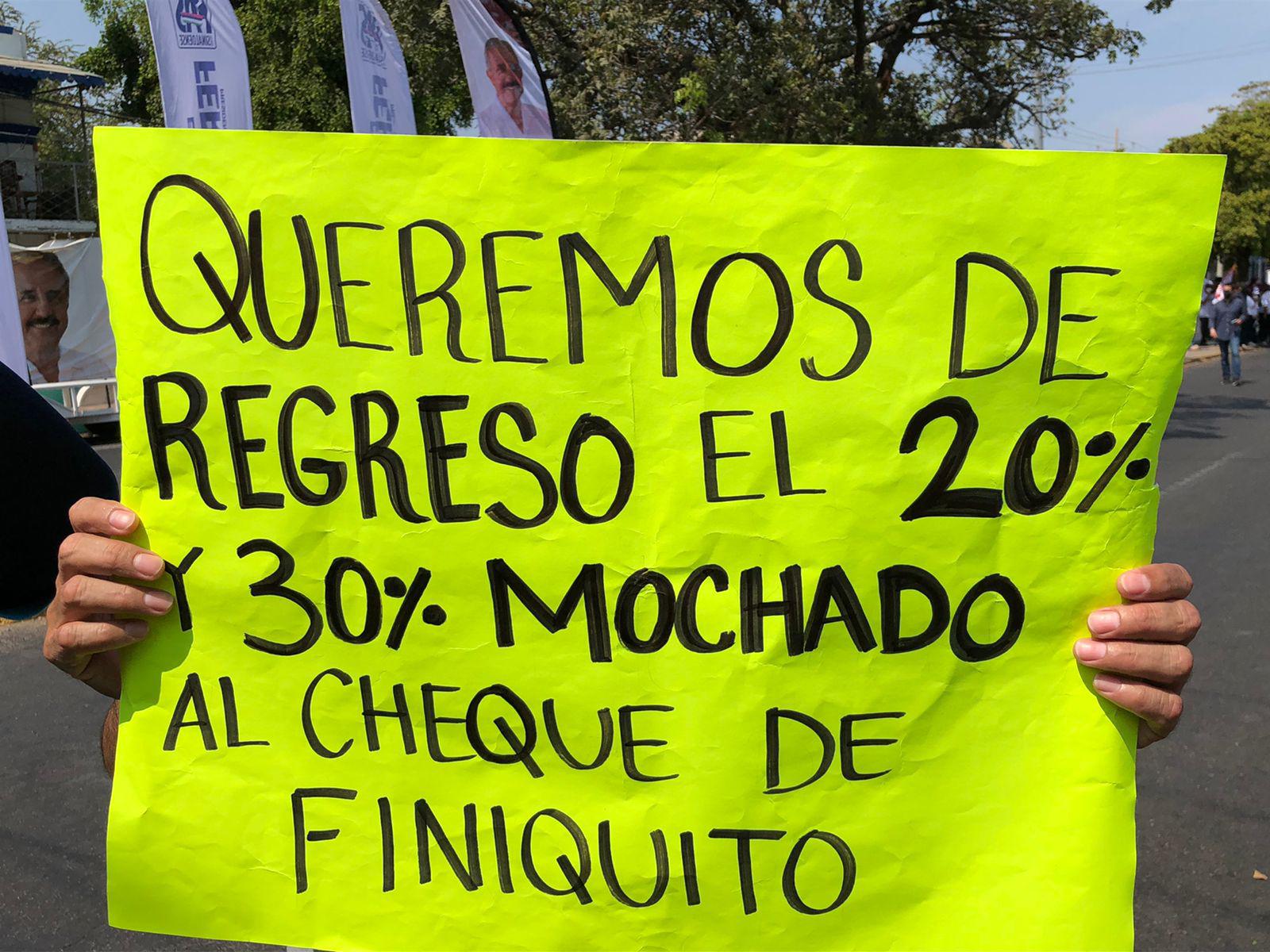 $!Policías jubilados vuelven a manifestarse; acusan a Estrada Ferreiro de operar en su contra