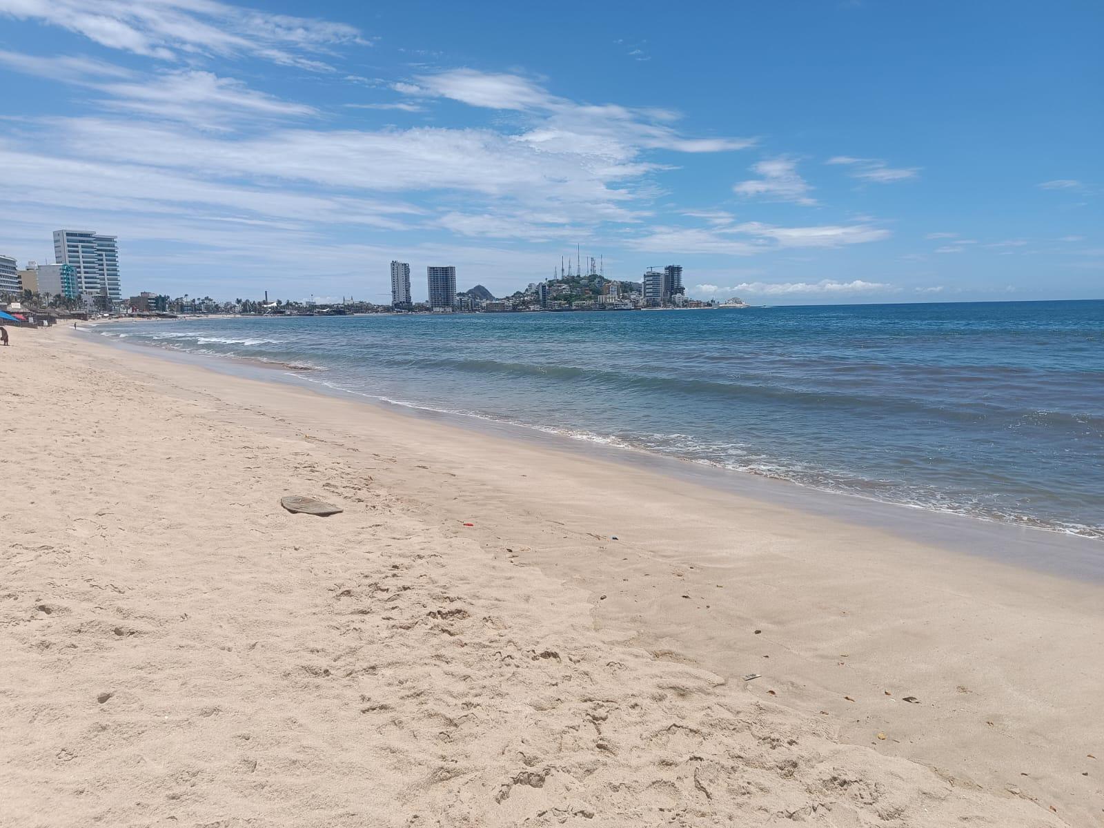 $!Exhortan salvavidas a bañistas a seguir recomendaciones de seguridad