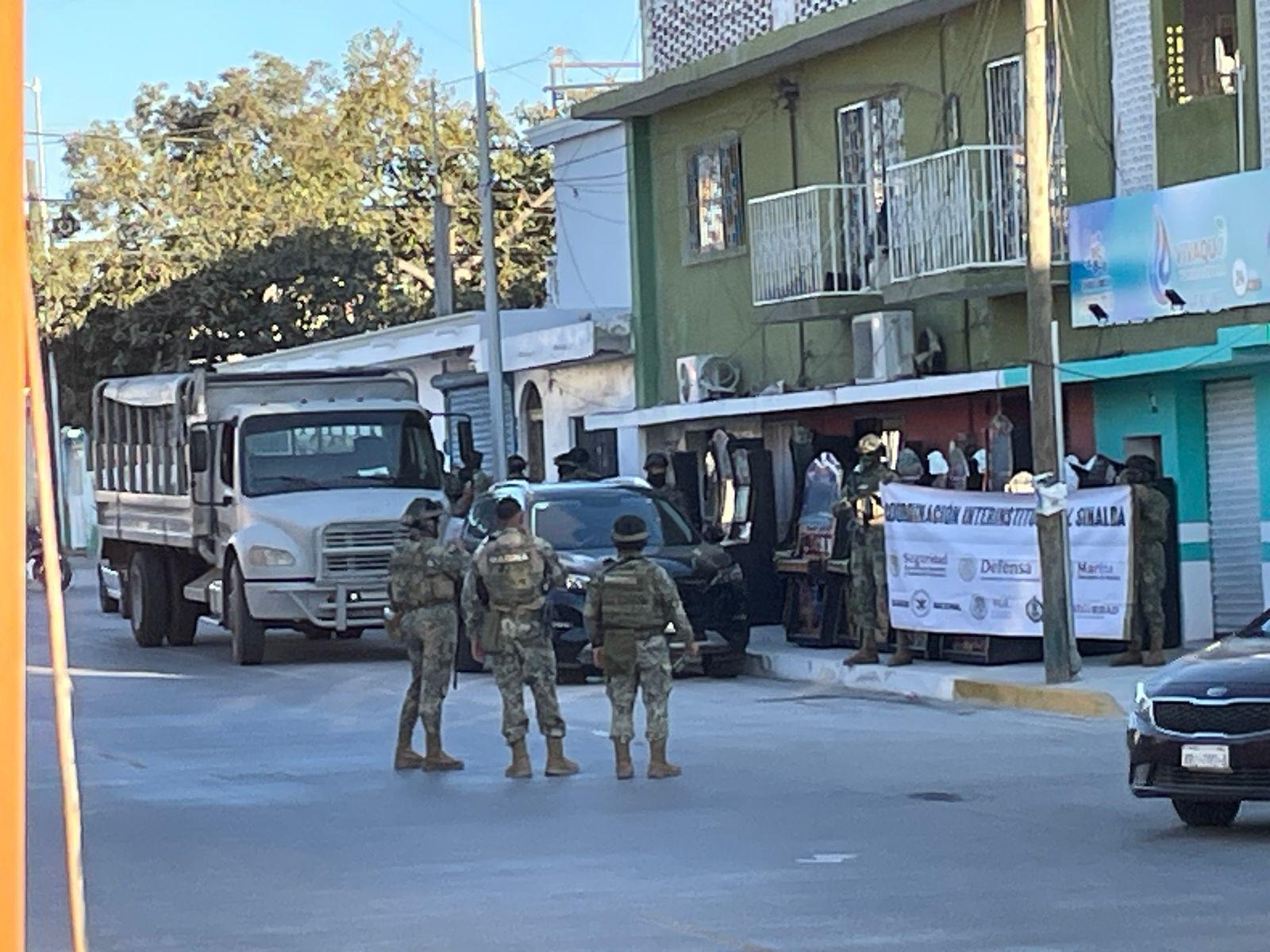 $!Realiza la Marina operativo y decomiso de maquinitas tragamonedas en la Colonia Juárez, en Mazatlán