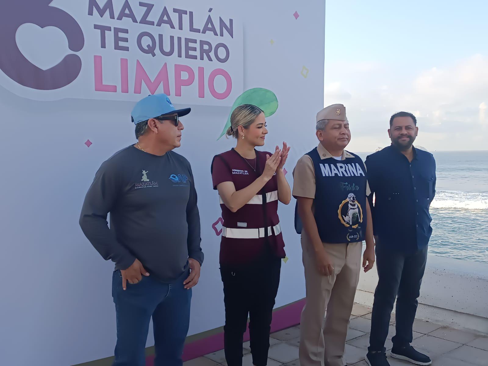 $!Estudiantes y voluntarios se suman a una nueva limpieza de playas en Mazatlán