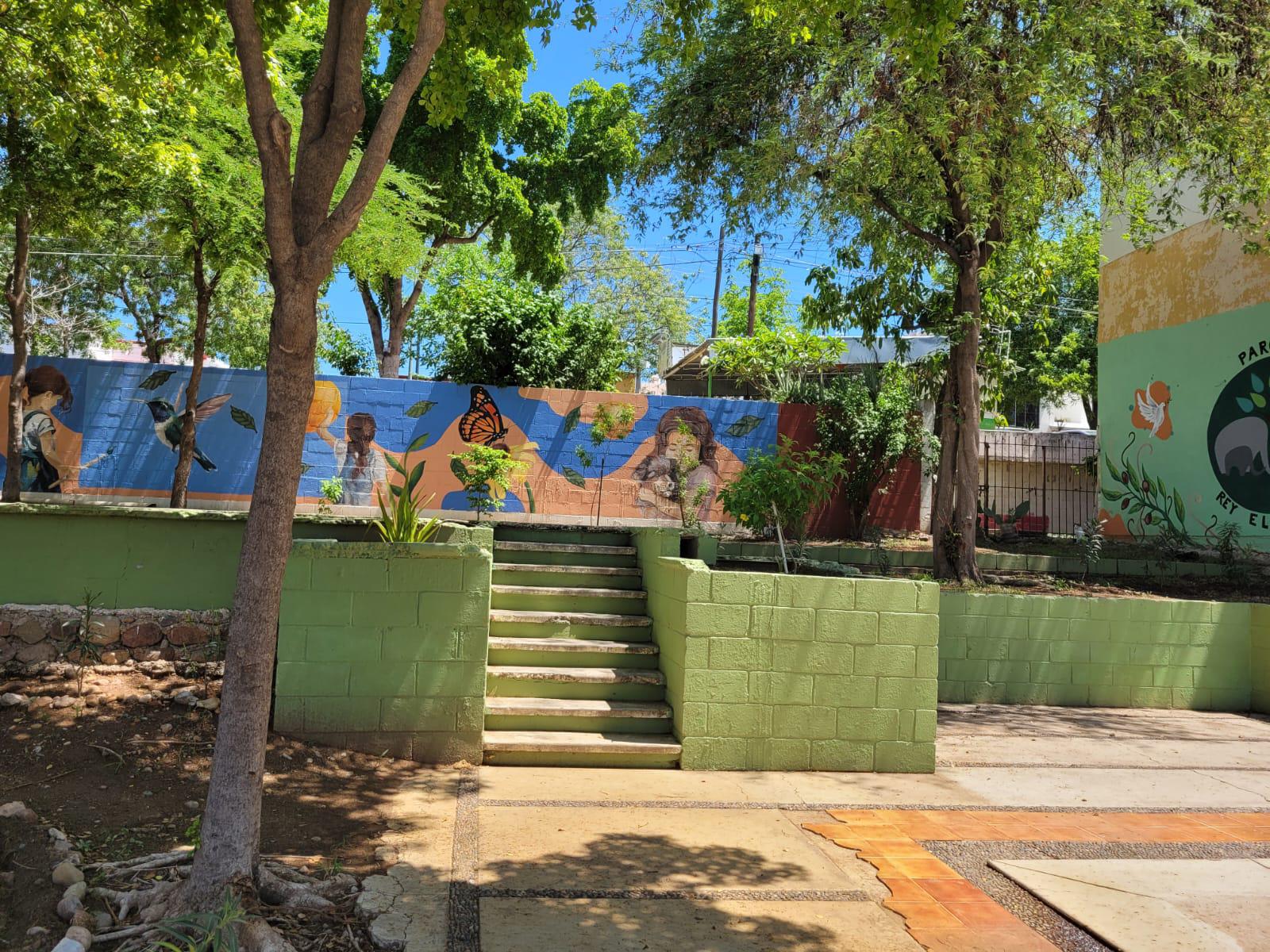 $!Vecinas de Cañadas, en Culiacán, defienden y cuidan el parque de la colonia