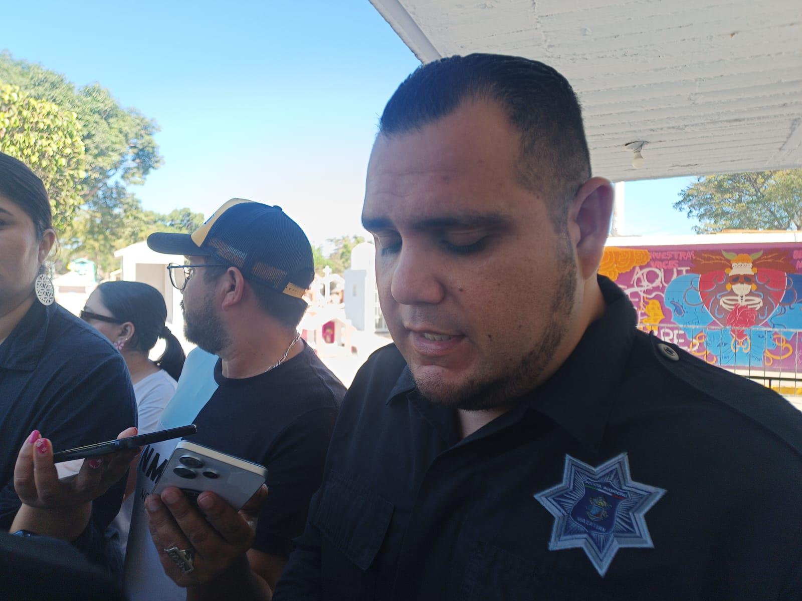 $!Policía de Mazatlán recupera 19 vehículos y asegura drogas en una semana
