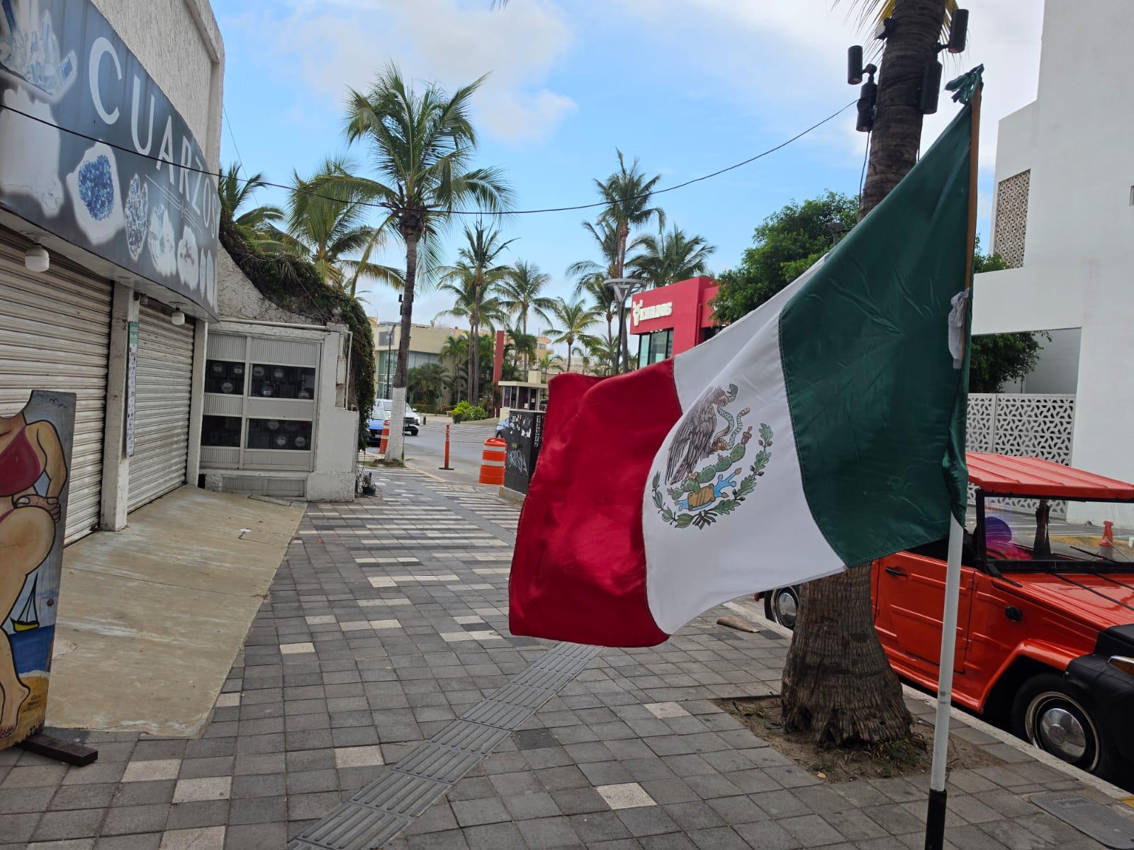 $!Se vacían las calles de Mazatlán para ver a México frente a Chequia