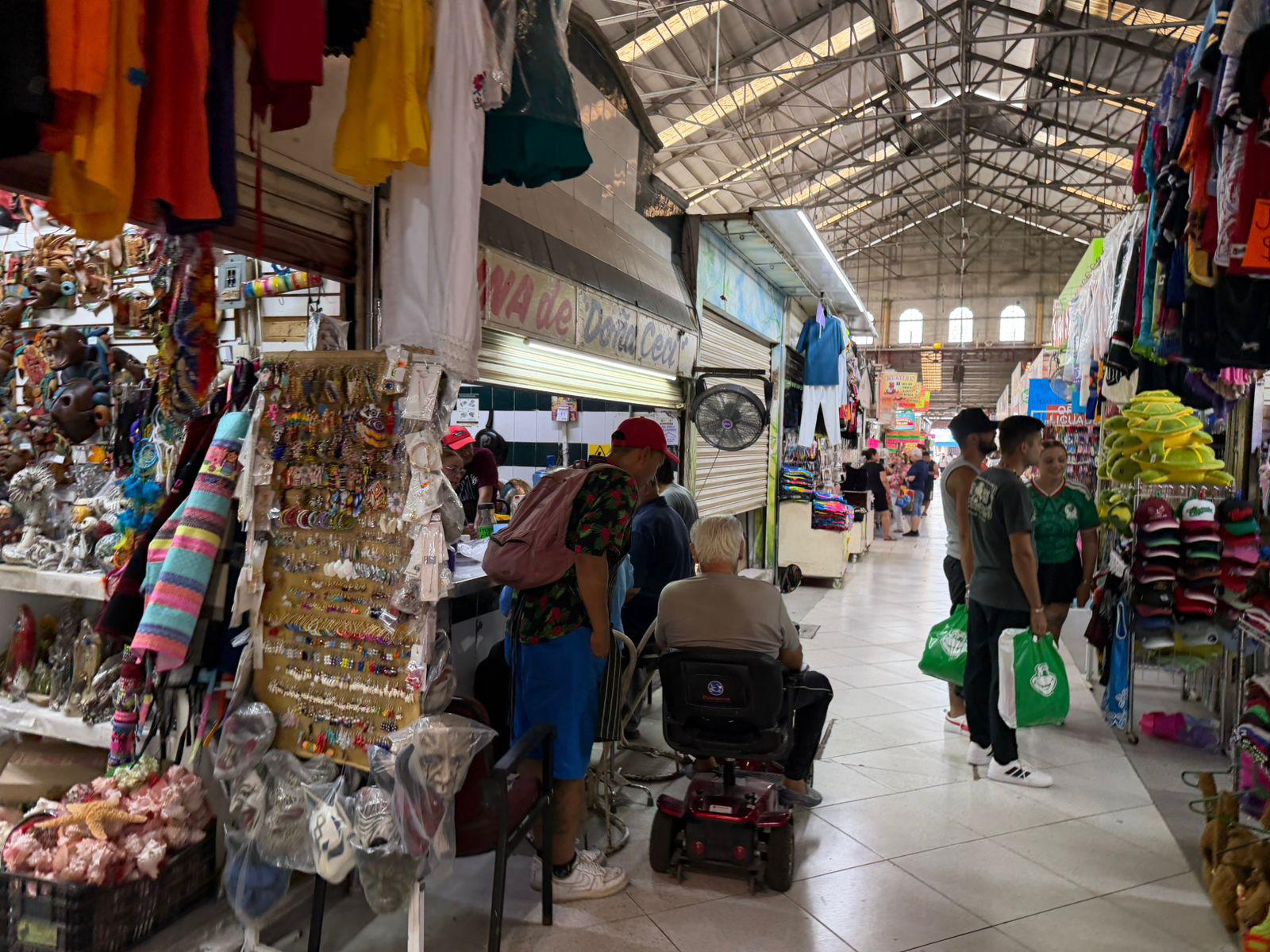 $!Disminuye la afluencia en el Mercado Pino Suárez durante el debut mundialista de México