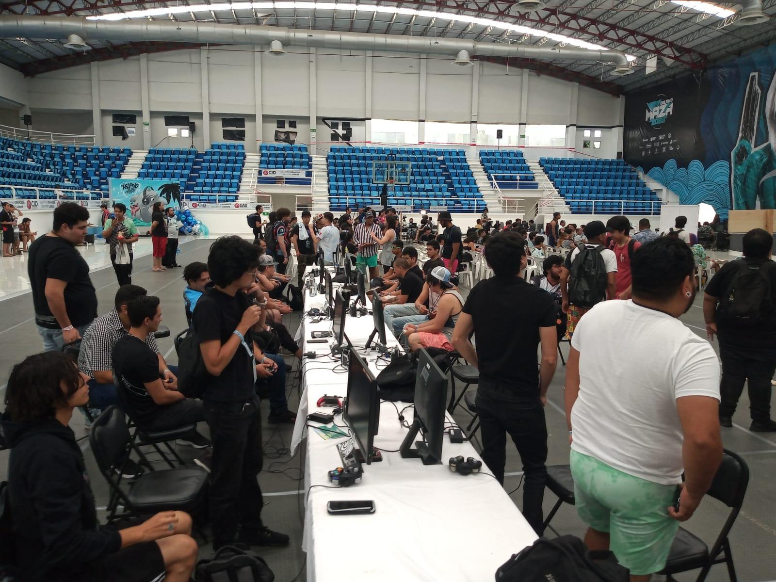 $!Disfrutan gamers edición 2023 del Delfino Maza